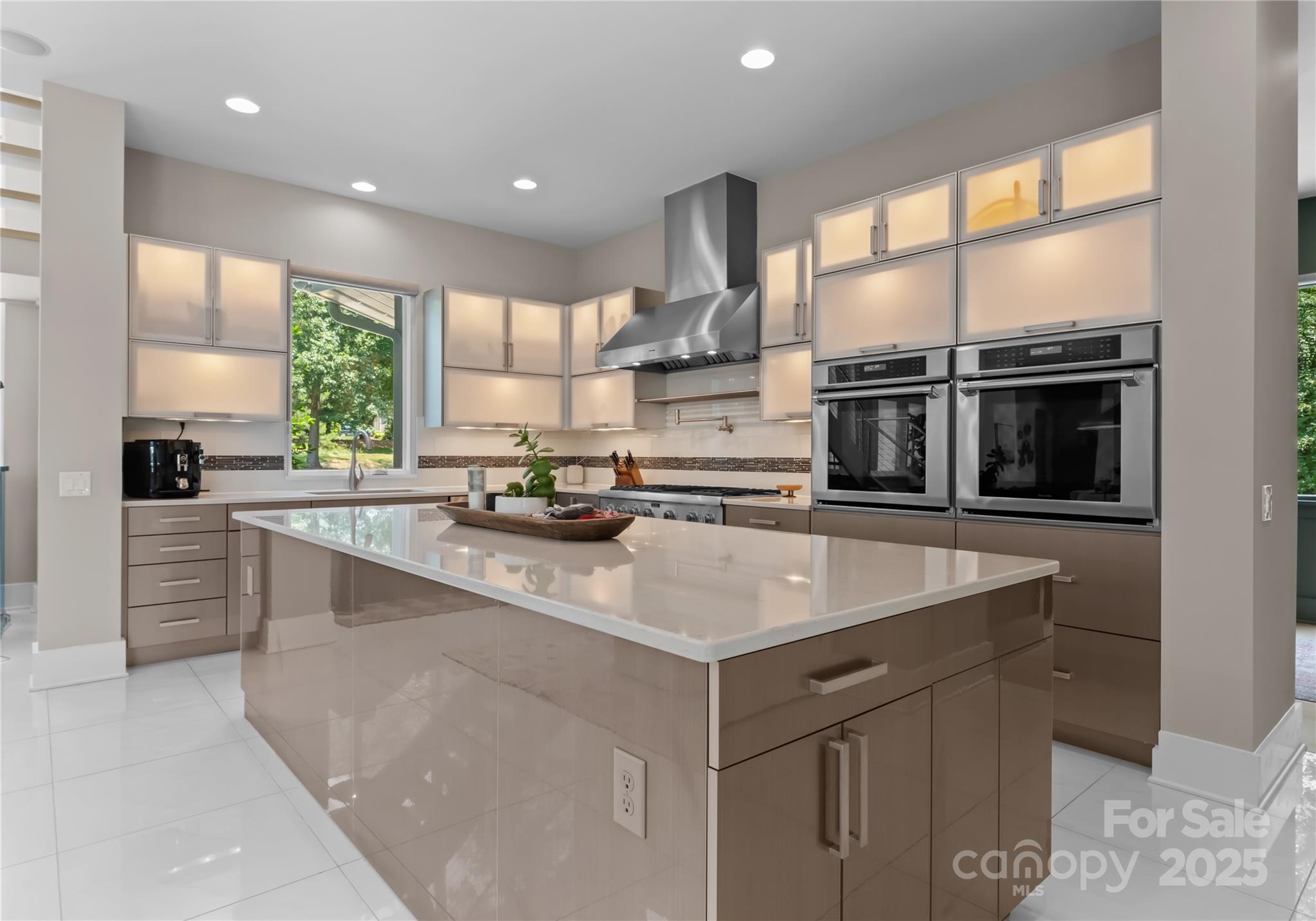 Mooresville, North Carolina, 28117, United States, 4 Bedrooms Bedrooms, ,5 BathroomsBathrooms,Residential,For Sale,1847704