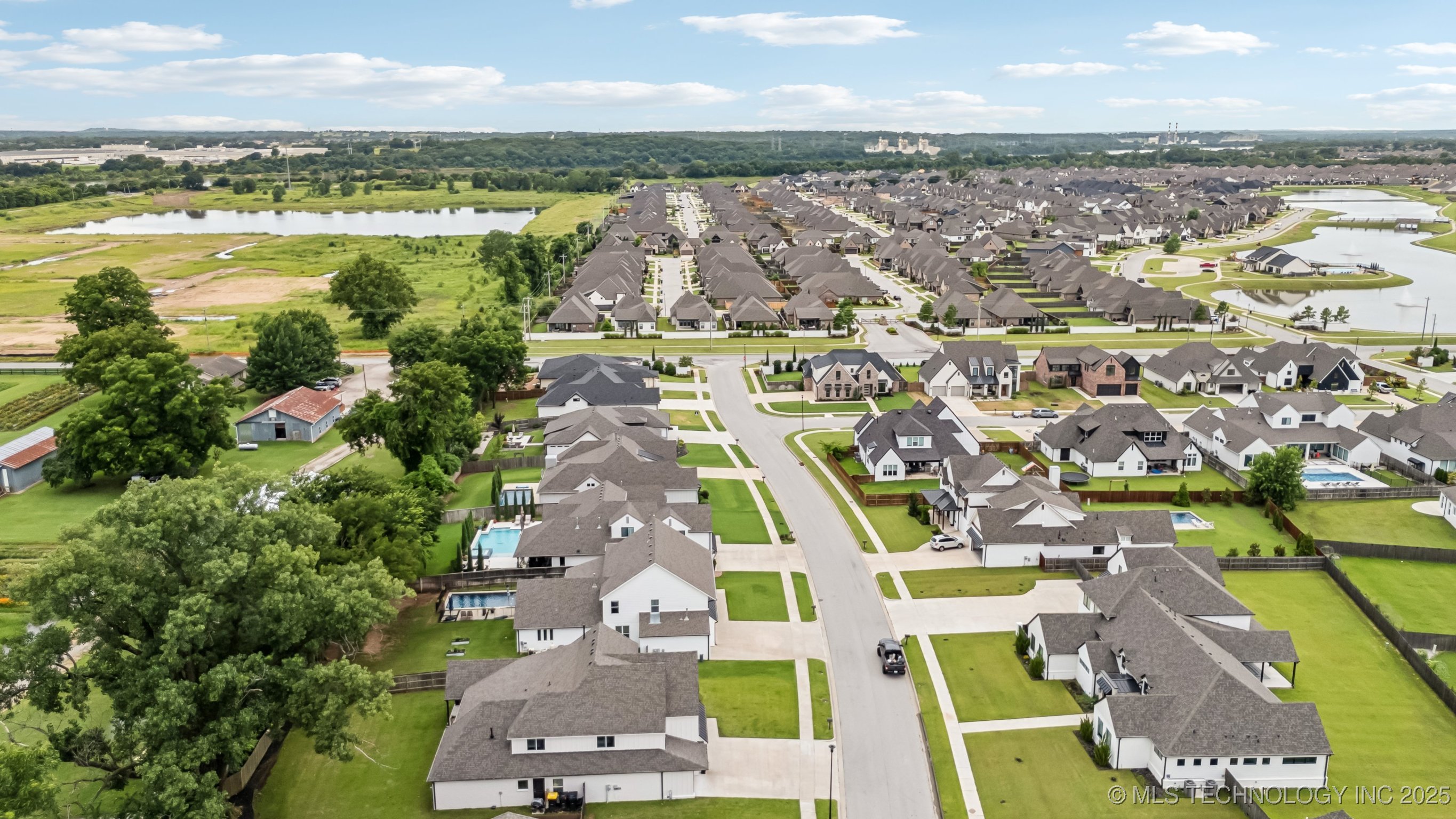 Bixby, Oklahoma, 74008, United States, 4 Bedrooms Bedrooms, ,4 BathroomsBathrooms,Residential,For Sale,1885845