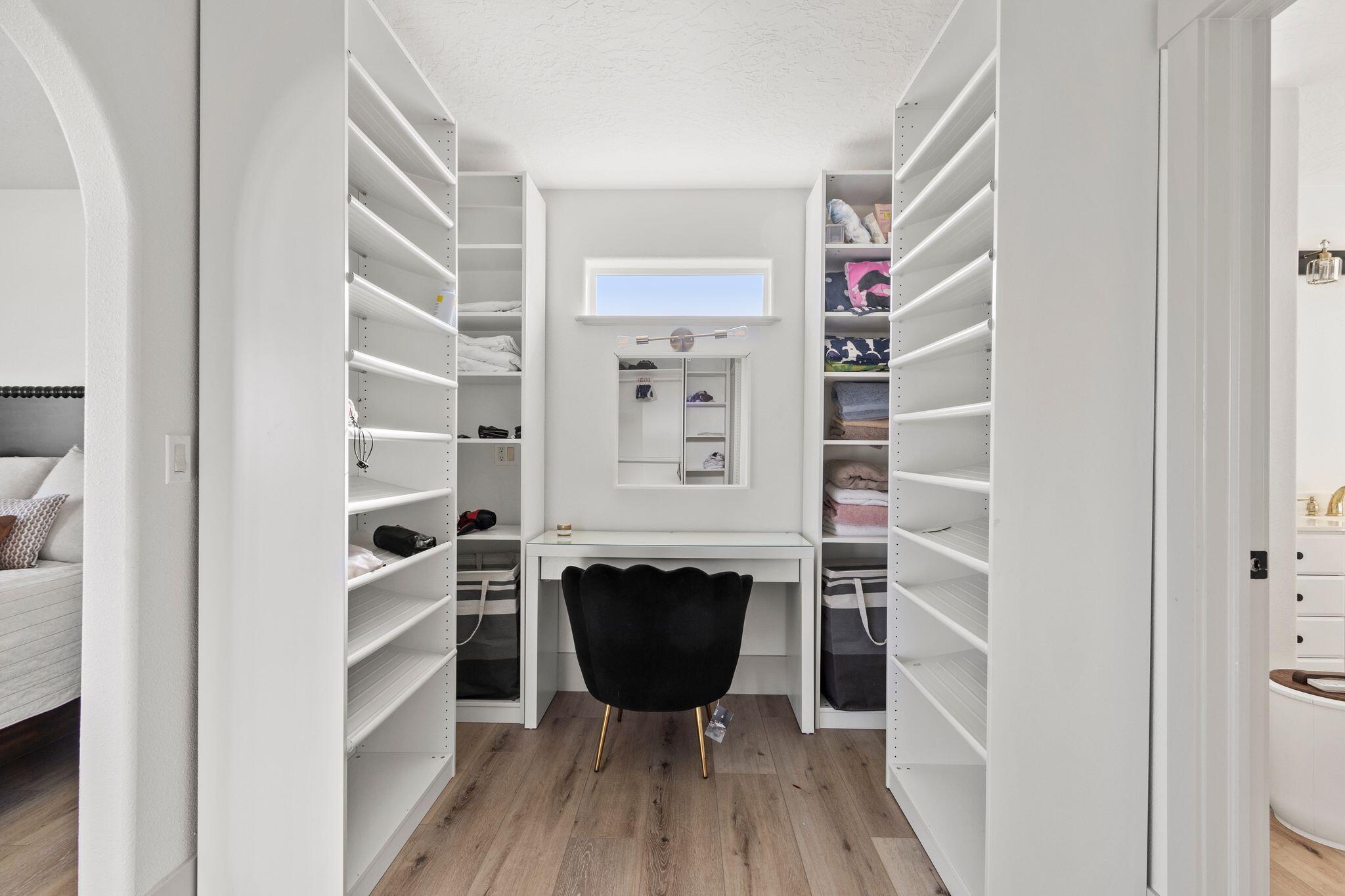 Parowan, Utah, 84761, United States, 6 Bedrooms Bedrooms, ,5 BathroomsBathrooms,Residential,For Sale,1995430