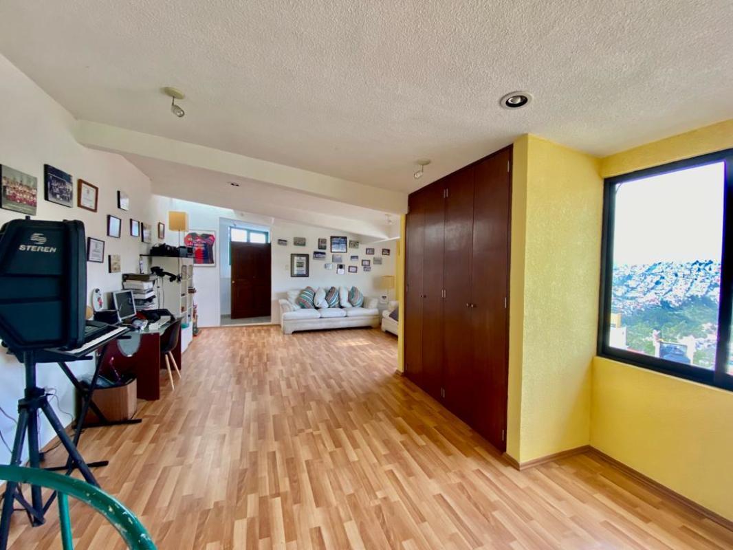 Cda. de Zenzontle, Naucalpan de Juárez, Estado de México, 53297, Mexico, 3 Bedrooms Bedrooms, ,3 BathroomsBathrooms,Residential,For Sale,Cda. de Zenzontle,1621714