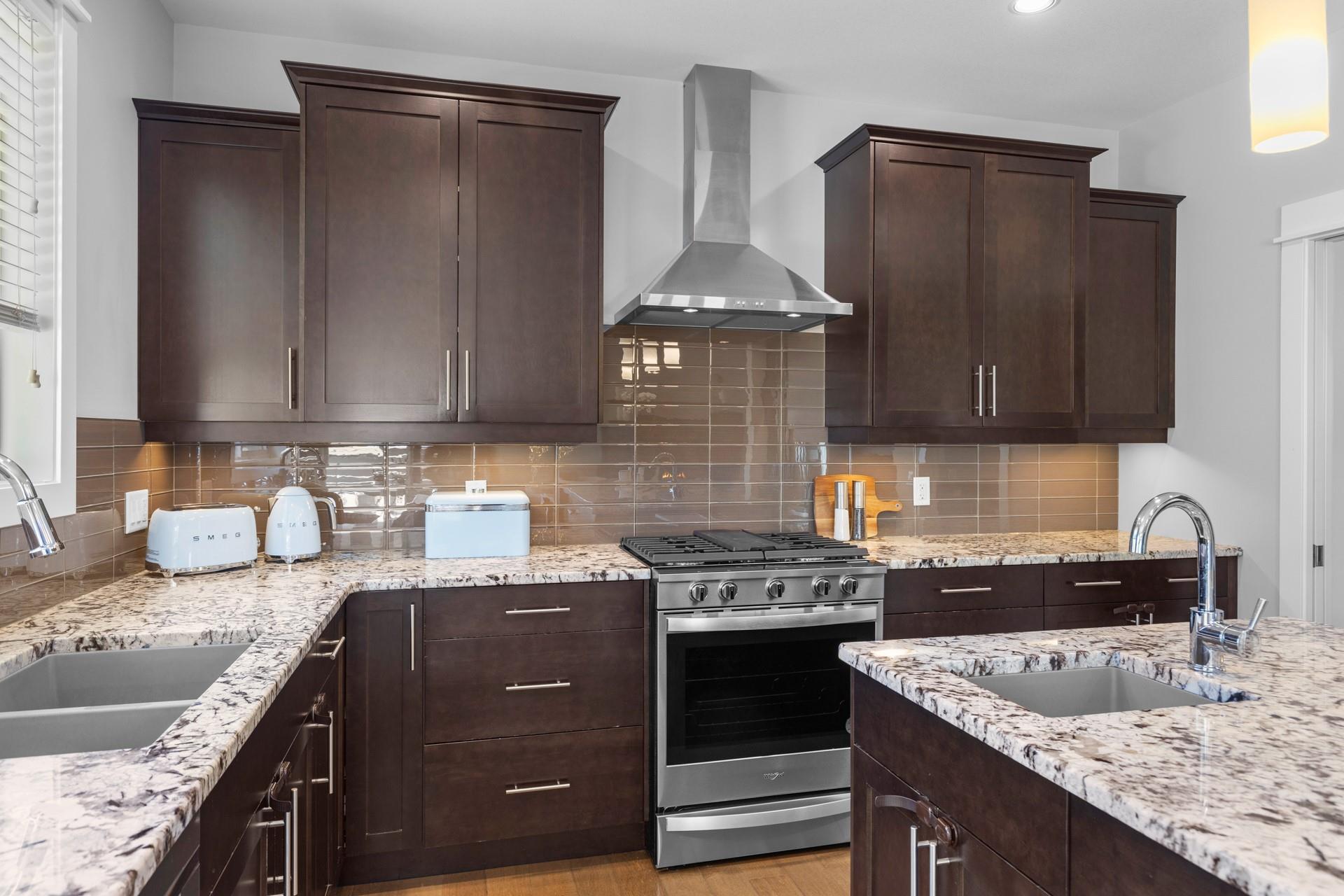 KELOWNA, British Columbia, V1W 5K2, CA, 5 Bedrooms Bedrooms, ,3 BathroomsBathrooms,Residential,For Sale,1960924