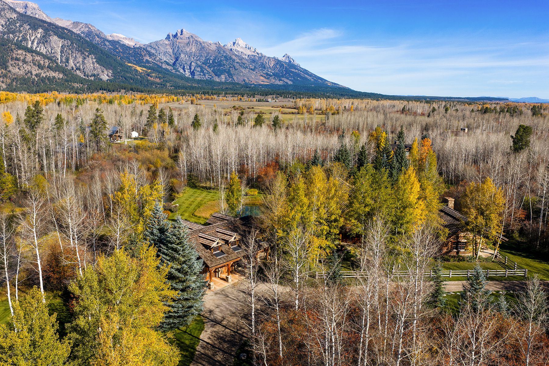  A Remarkable Retreat in Lake Creek Ranch - 物件實景