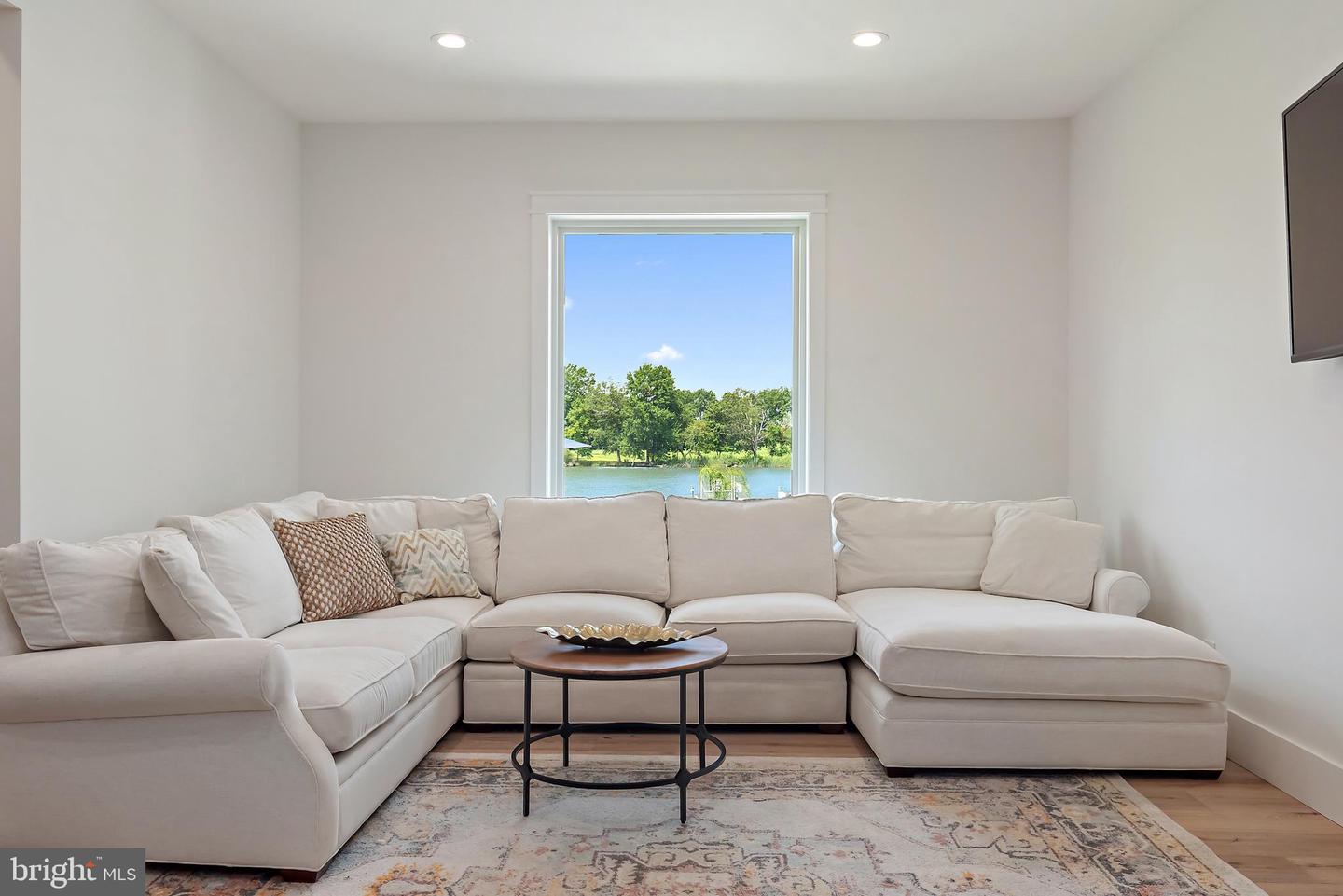 Queenstown, Maryland, 21658, United States, 5 Bedrooms Bedrooms, ,5 BathroomsBathrooms,Residential,For Sale,1907636