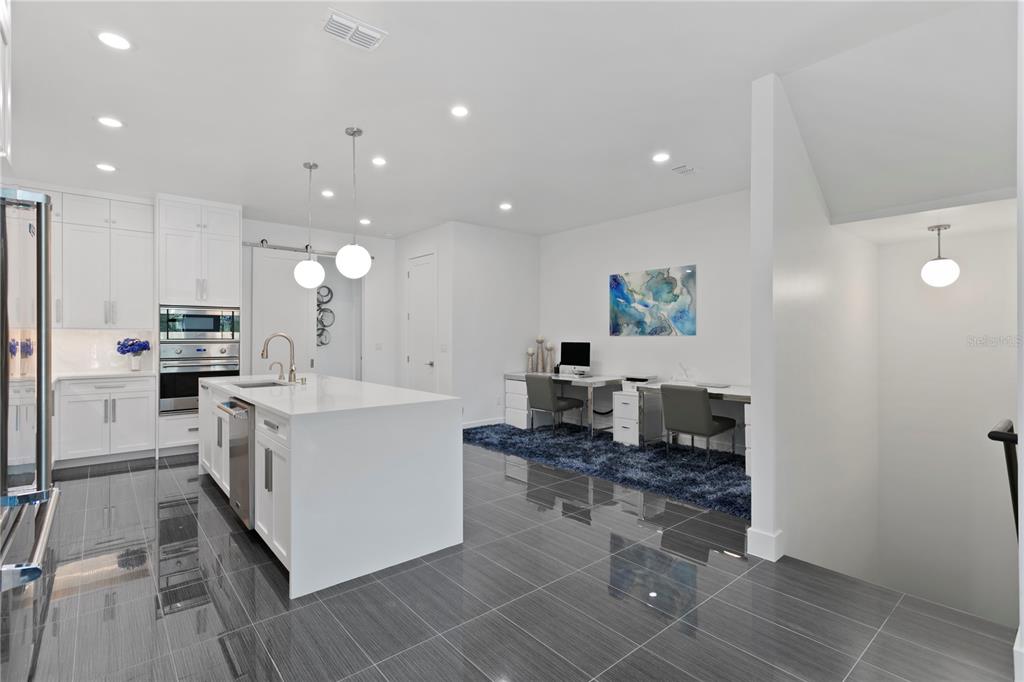 Tampa, Florida, 33606, United States, 4 Bedrooms Bedrooms, ,3 BathroomsBathrooms,Residential,For Sale,1998120