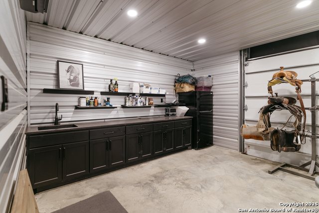 Victoria, Texas, 77904, United States, 4 Bedrooms Bedrooms, ,5 BathroomsBathrooms,Residential,For Sale,1997014