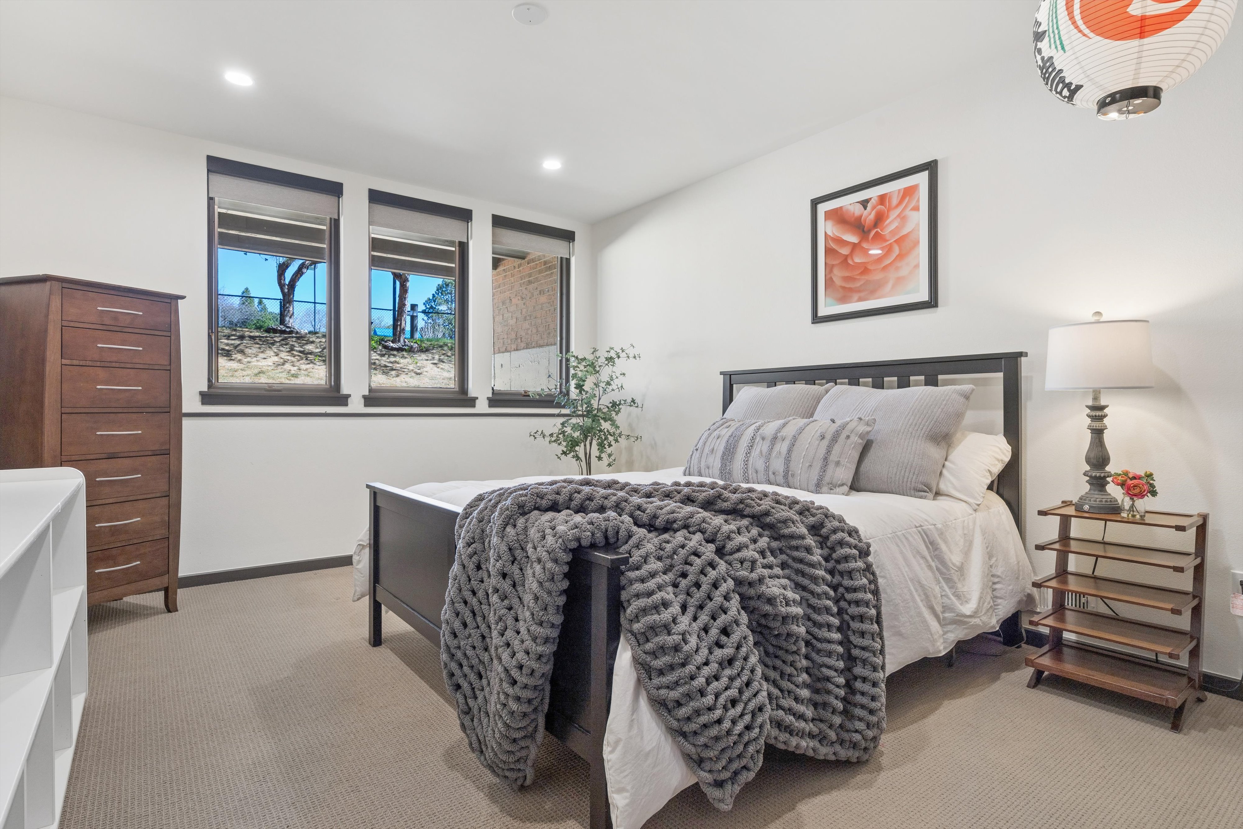  A Rare Offering: Five Bedrooms & Four Bathrooms Thoughtfully Designed Townhome - 物件實景