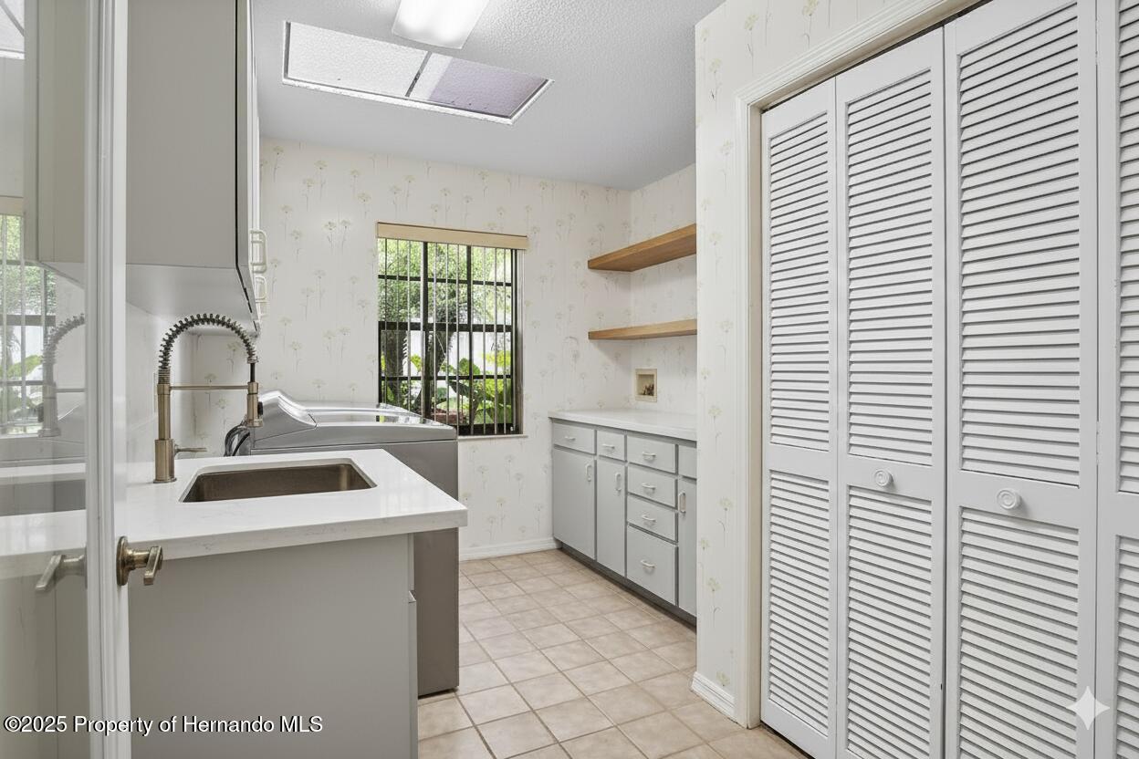 Weeki Wachee, Florida, 34607, United States, 4 Bedrooms Bedrooms, ,5 BathroomsBathrooms,Residential,For Sale,1944621