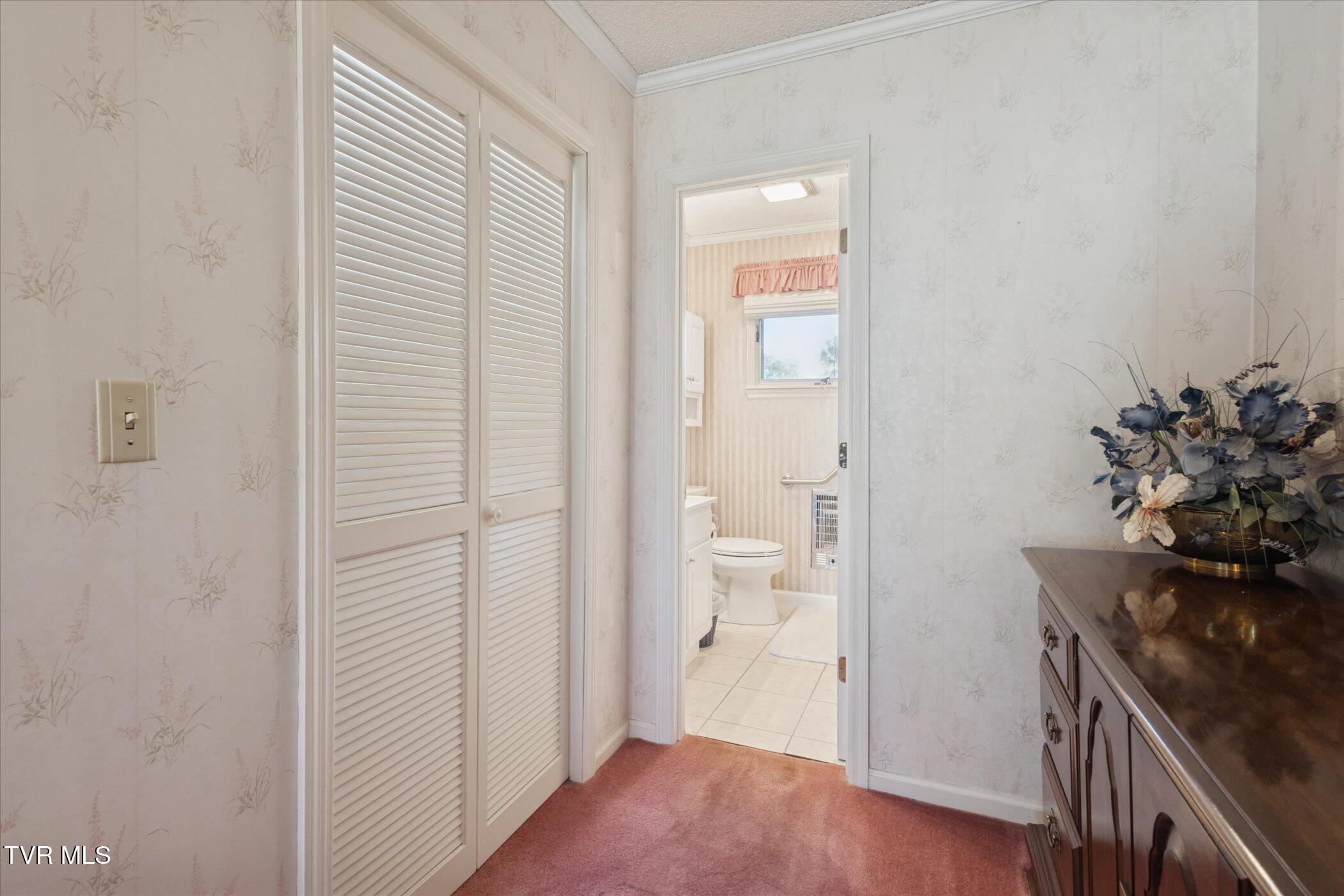 Johnson City, Tennessee, 37604, United States, 4 Bedrooms Bedrooms, ,3 BathroomsBathrooms,Residential,For Sale,1978550