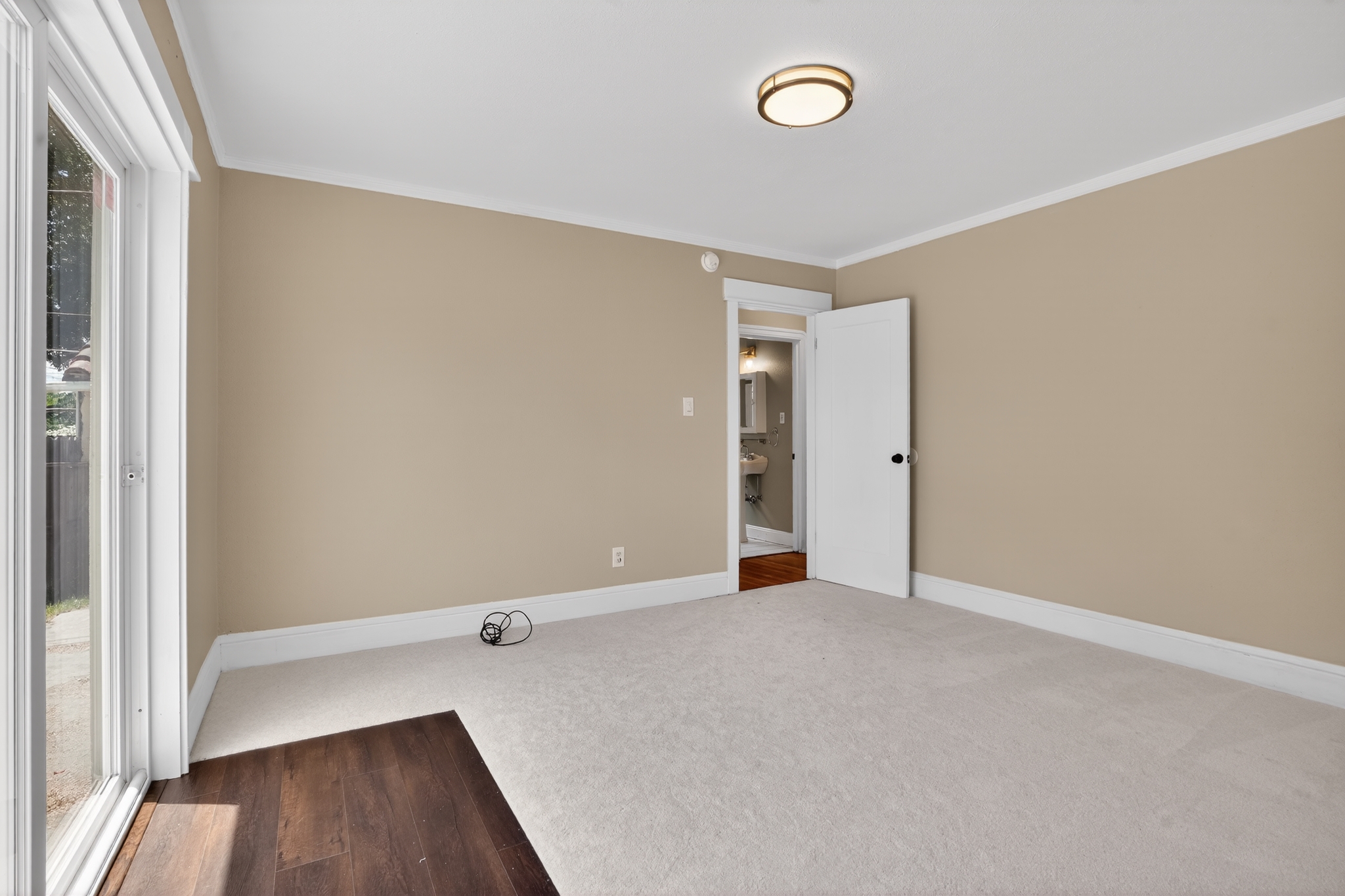  1670 W Poplar St. - 物件實景