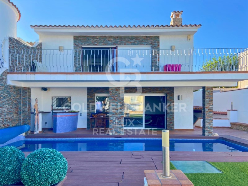 Girona, Empuriabrava, Tordera - Fluvi? - Llobregat, Empuriabrava, Catalonia, ES, 4 Bedrooms Bedrooms, ,4 BathroomsBathrooms,Residential,For Sale,Girona, Empuriabrava, Tordera - Fluvi? - Llobregat,1614036