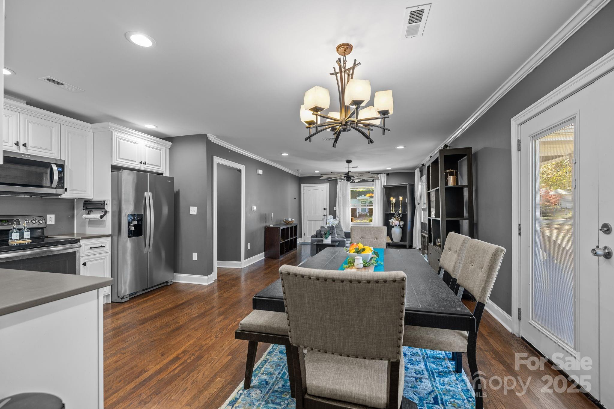 Charlotte, North Carolina, 28205, United States, 2 Bedrooms Bedrooms, ,2 BathroomsBathrooms,Residential,For Sale,1987651