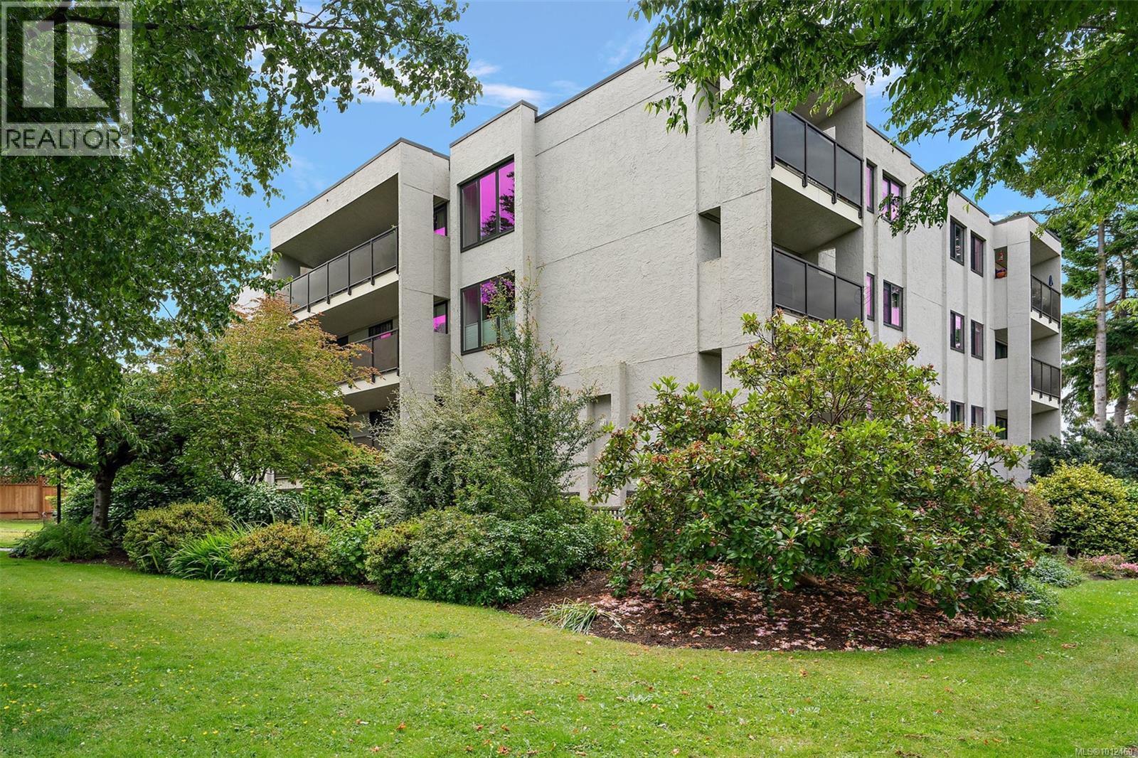 VICTORIA, British Columbia, V8V 2X5, CA, 2 Bedrooms Bedrooms, ,1 BathroomBathrooms,Residential,For Sale,1950619