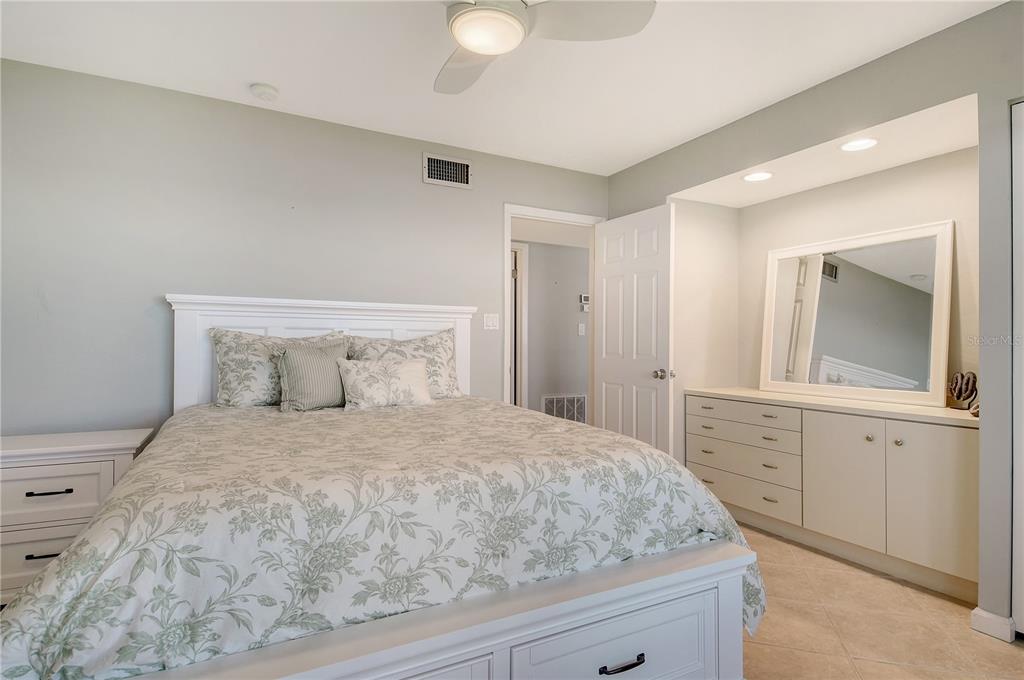 Longboat Key, Florida, 34228, United States, 2 Bedrooms Bedrooms, ,2 BathroomsBathrooms,Residential,For Sale,1987824