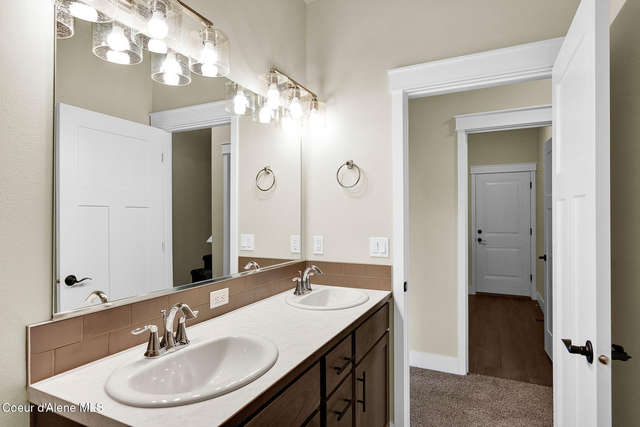 Rathdrum, Idaho, 83858, United States, 6 Bedrooms Bedrooms, ,1 BathroomBathrooms,Residential,For Sale,1989161