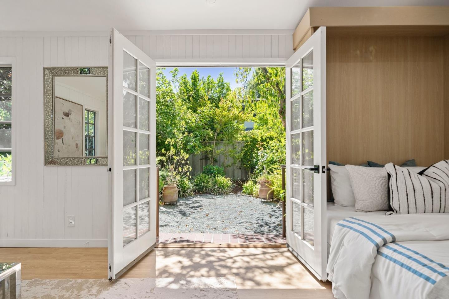 Palo Alto, California, 94301, United States, 4 Bedrooms Bedrooms, ,4 BathroomsBathrooms,Residential,For Sale,1837921