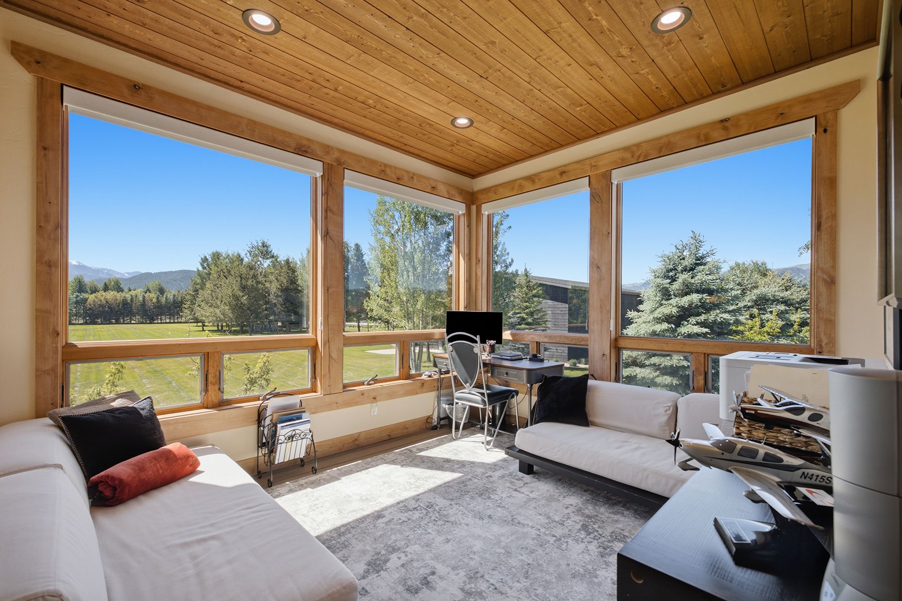  Elevated Living at Alpine Airpark - 物件實景