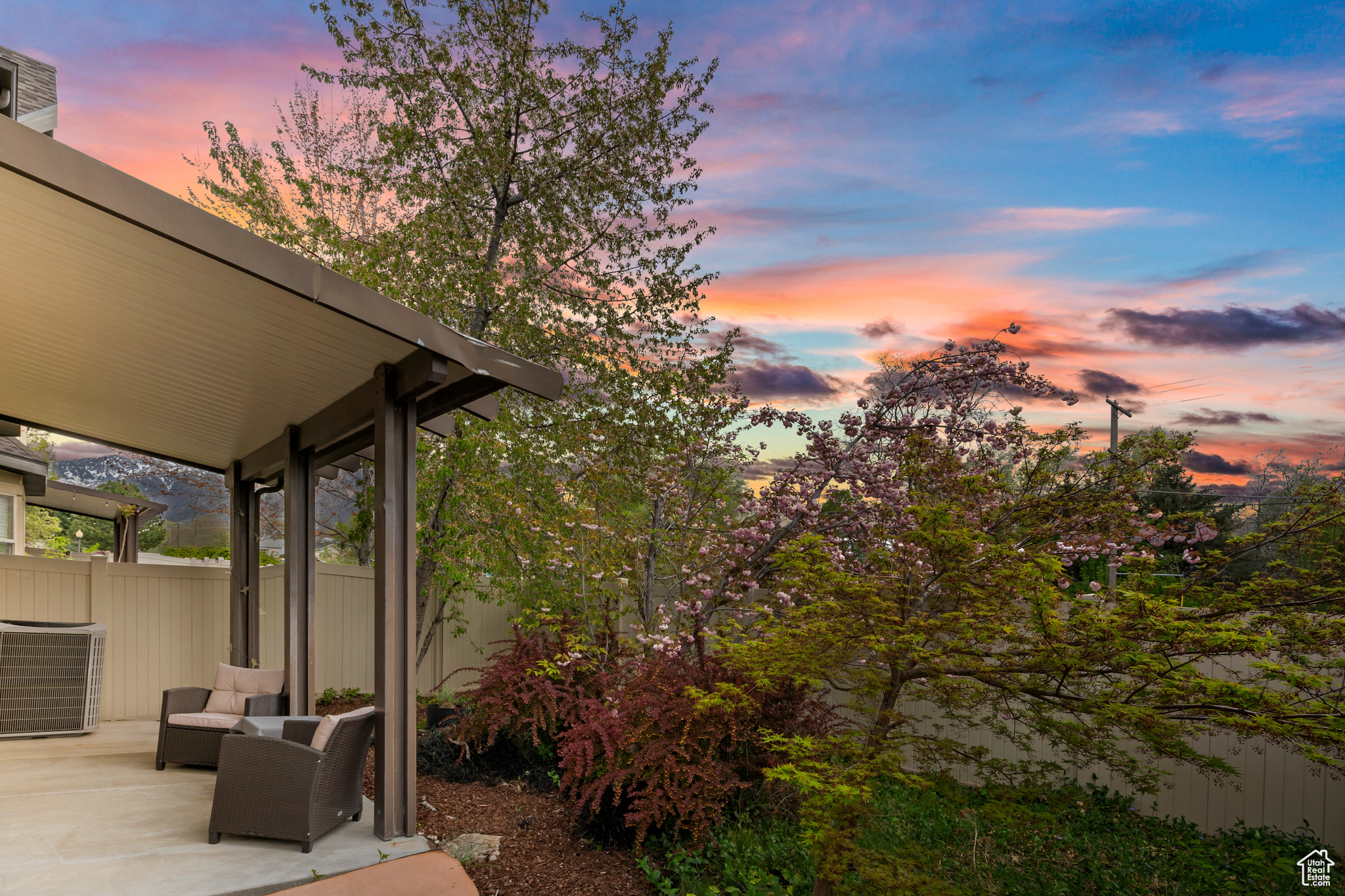 Salt Lake City, Utah, 84117, United States, 3 Bedrooms Bedrooms, ,4 BathroomsBathrooms,Residential,For Sale,1795285