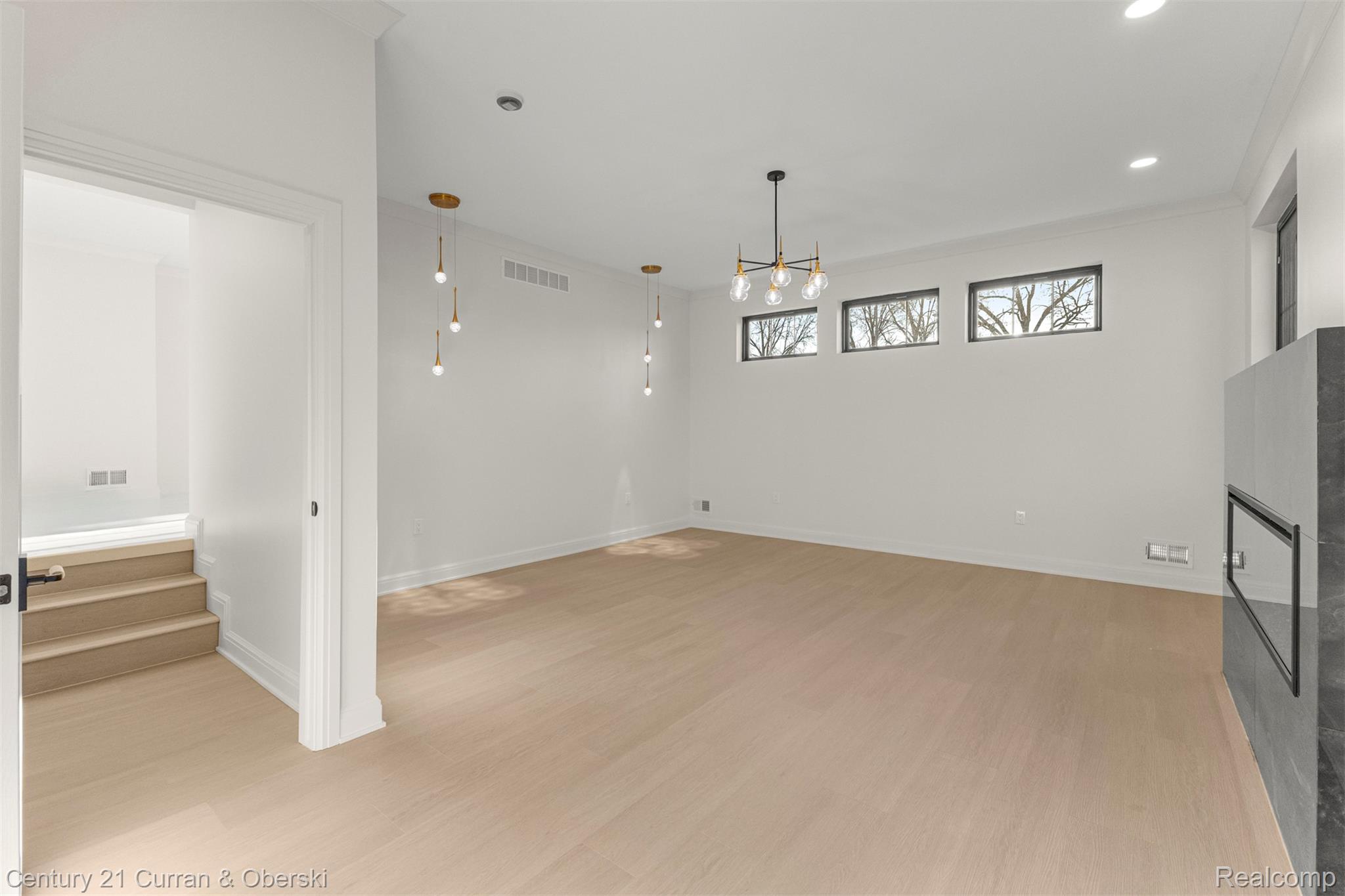 Dearborn, Michigan, 48128, United States, 5 Bedrooms Bedrooms, ,5 BathroomsBathrooms,Residential,For Sale,2030794