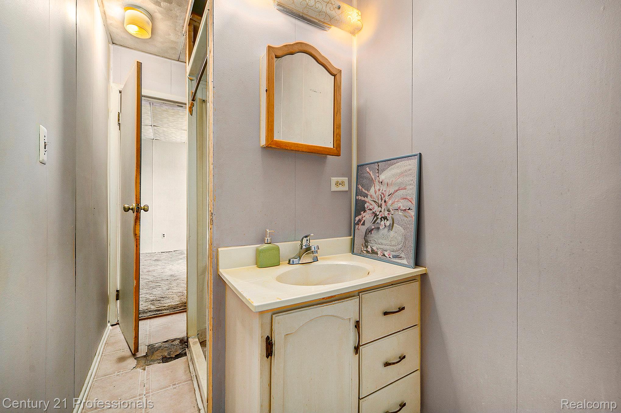 Rochester, Michigan, 48307, United States, ,4 BathroomsBathrooms,Residential,For Sale,1983342