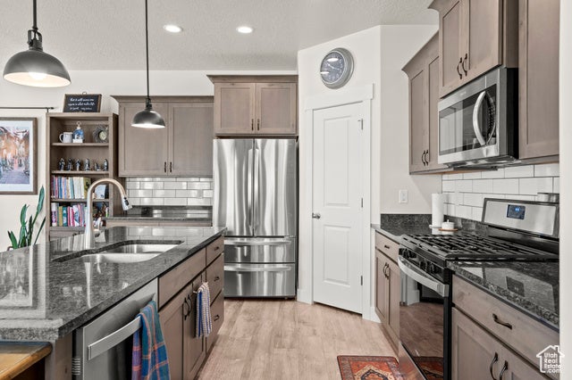 Salem, Utah, 84653, United States, 3 Bedrooms Bedrooms, ,3 BathroomsBathrooms,Residential,For Sale,1943257