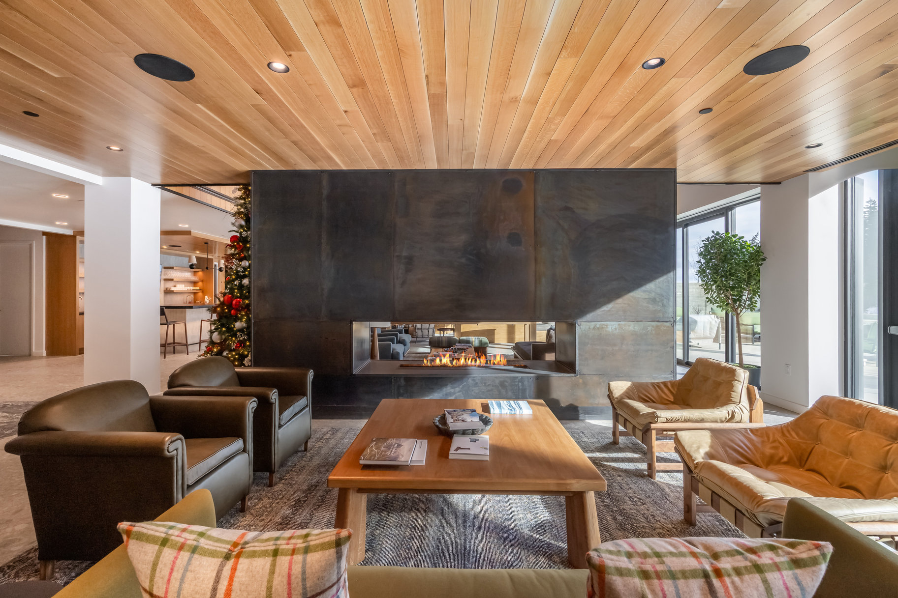  Furnished 5-bedroom Penthouse at Founder