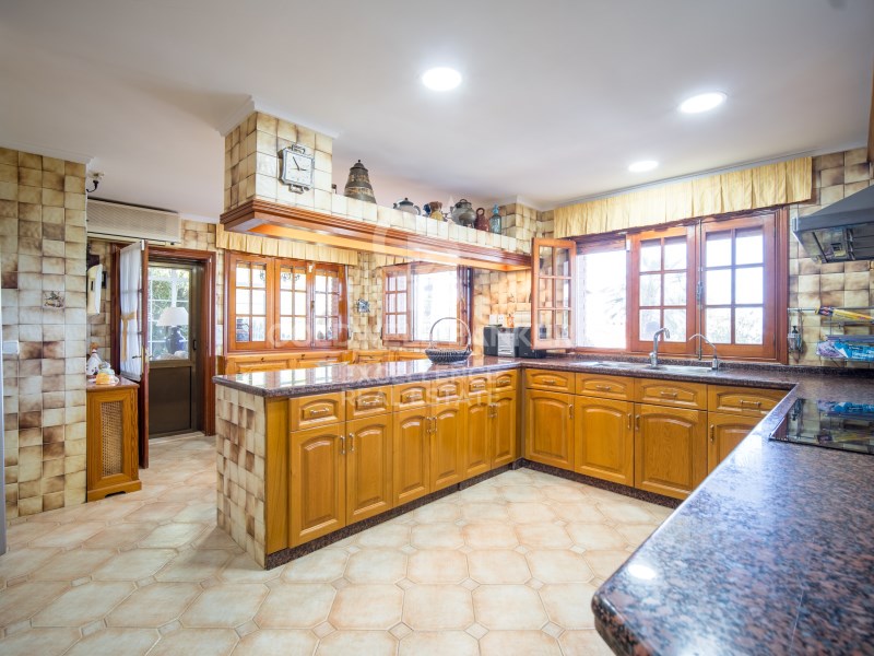 Chiva, Comunidad Valenciana, ES, 6 Bedrooms Bedrooms, ,7 BathroomsBathrooms,Residential,For Sale,1817854