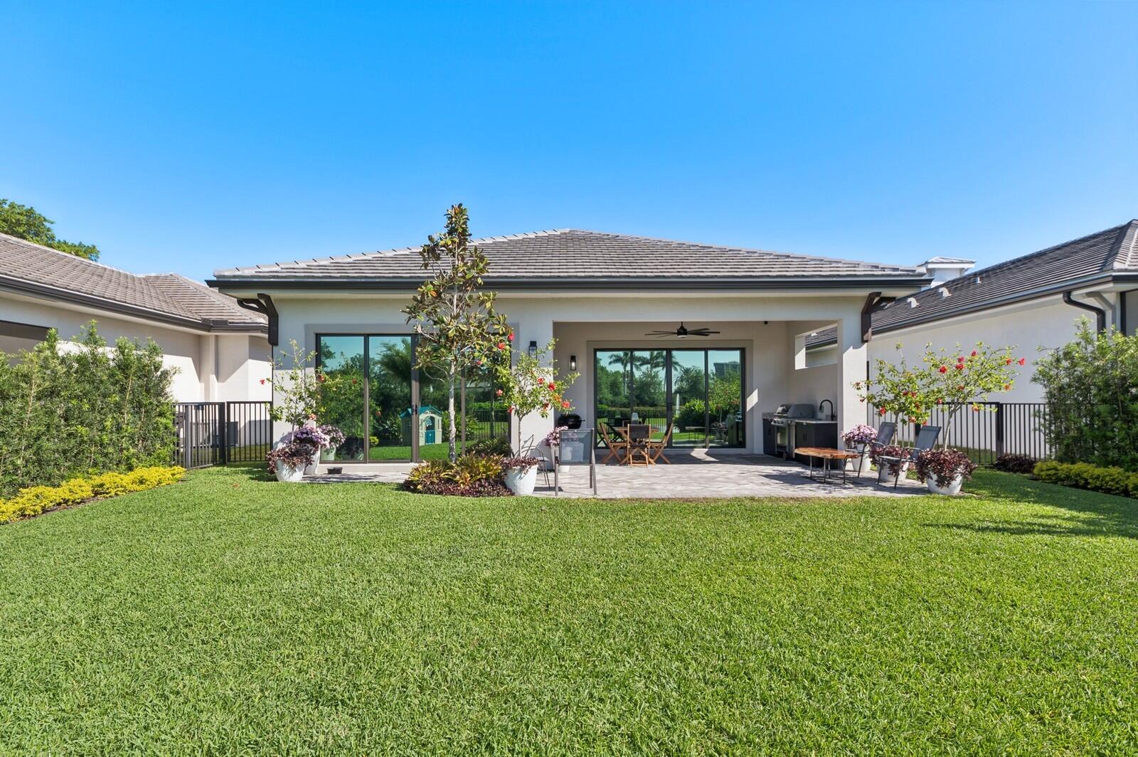West Palm Beach, Florida, 33401, United States, 3 Bedrooms Bedrooms, ,4 BathroomsBathrooms,Residential,For Sale,1745907