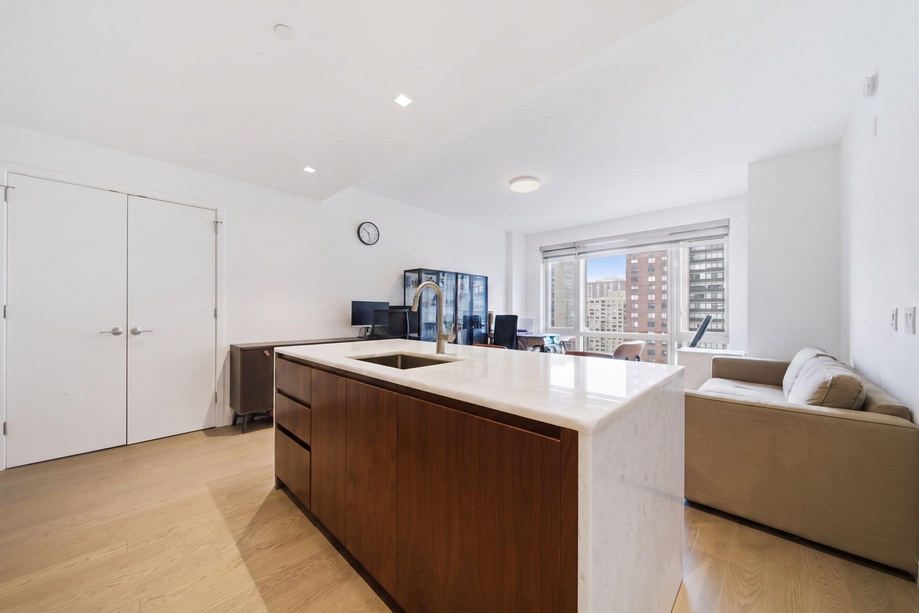  75 Park Lane South, Jc, Downtown, NJ, 07310 - 物件實景