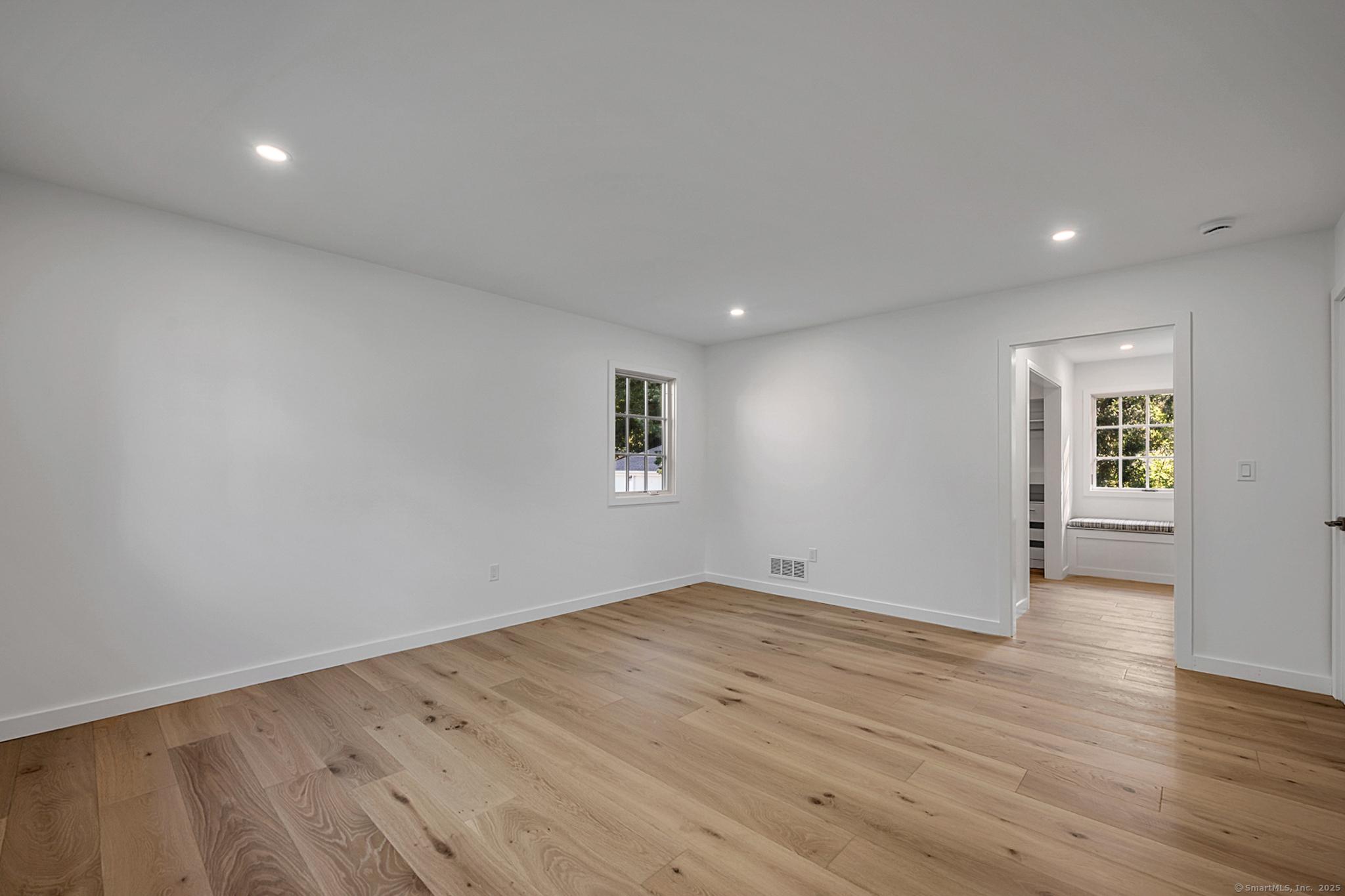Madison, Connecticut, 06443, United States, 5 Bedrooms Bedrooms, ,3 BathroomsBathrooms,Residential,For Sale,1941280