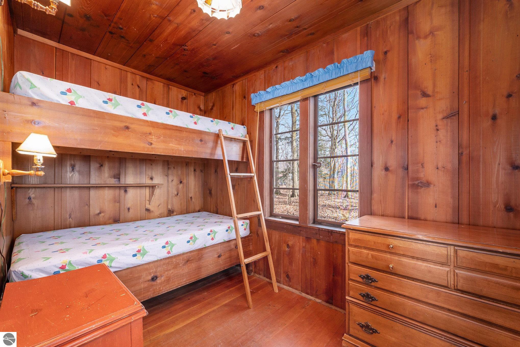 Frankfort, Michigan, 49635-9746, United States, 7 Bedrooms Bedrooms, ,5 BathroomsBathrooms,Residential,For Sale,1975140