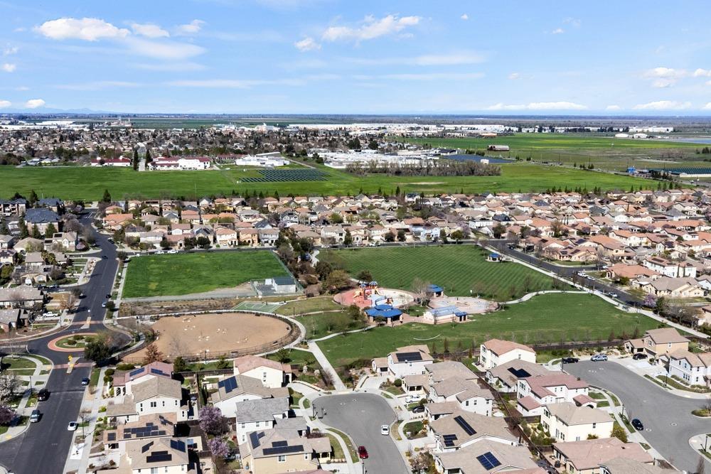 Woodland, California, 95776, United States, 4 Bedrooms Bedrooms, ,3 BathroomsBathrooms,Residential,For Sale,1939762