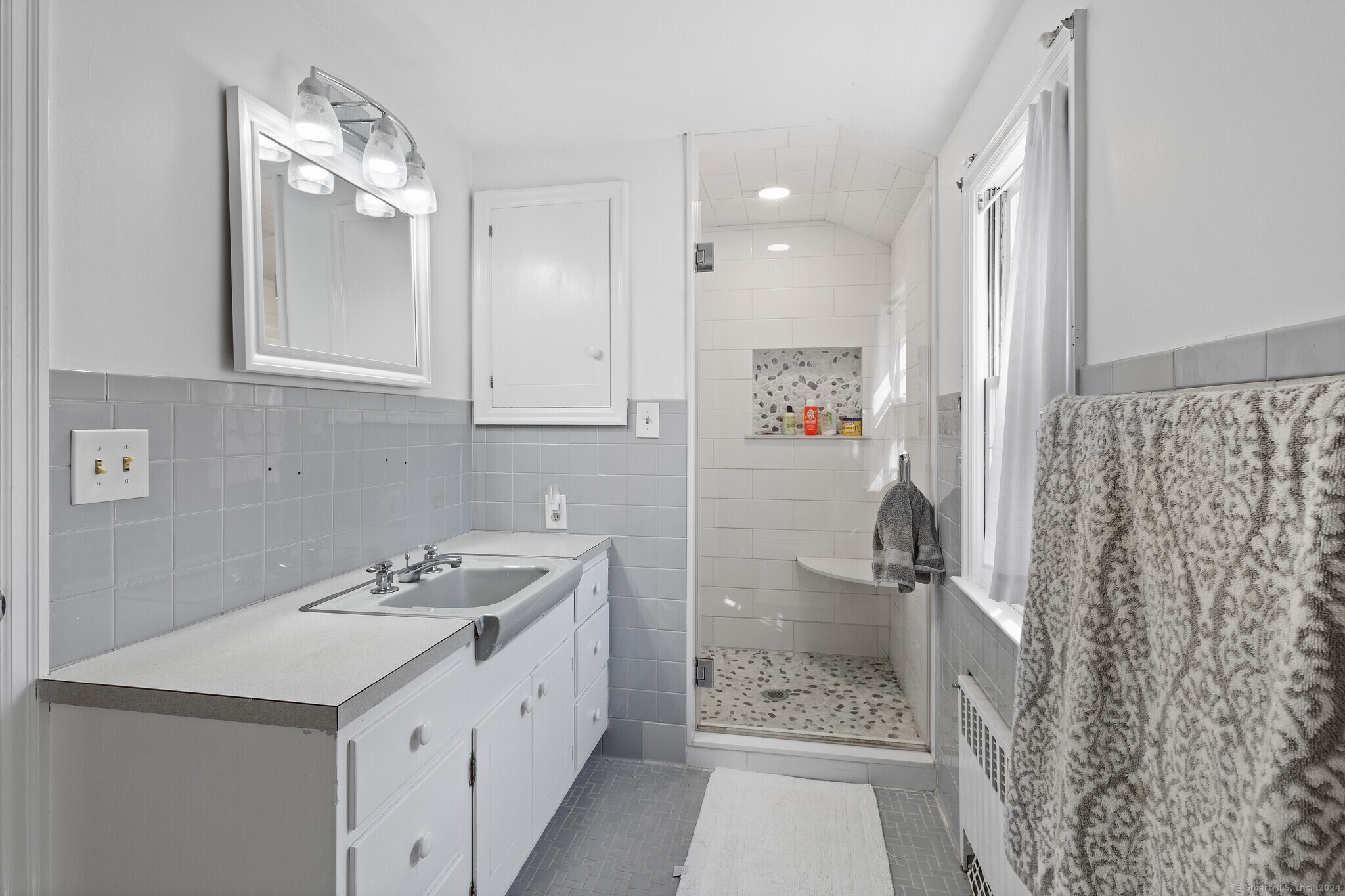 Harwinton, Connecticut, 06791, United States, 4 Bedrooms Bedrooms, ,3 BathroomsBathrooms,Residential,For Sale,1915551