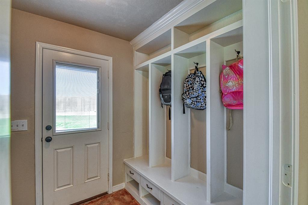 Noble, Oklahoma, 73068, United States, 6 Bedrooms Bedrooms, ,4 BathroomsBathrooms,Residential,For Sale,1978197