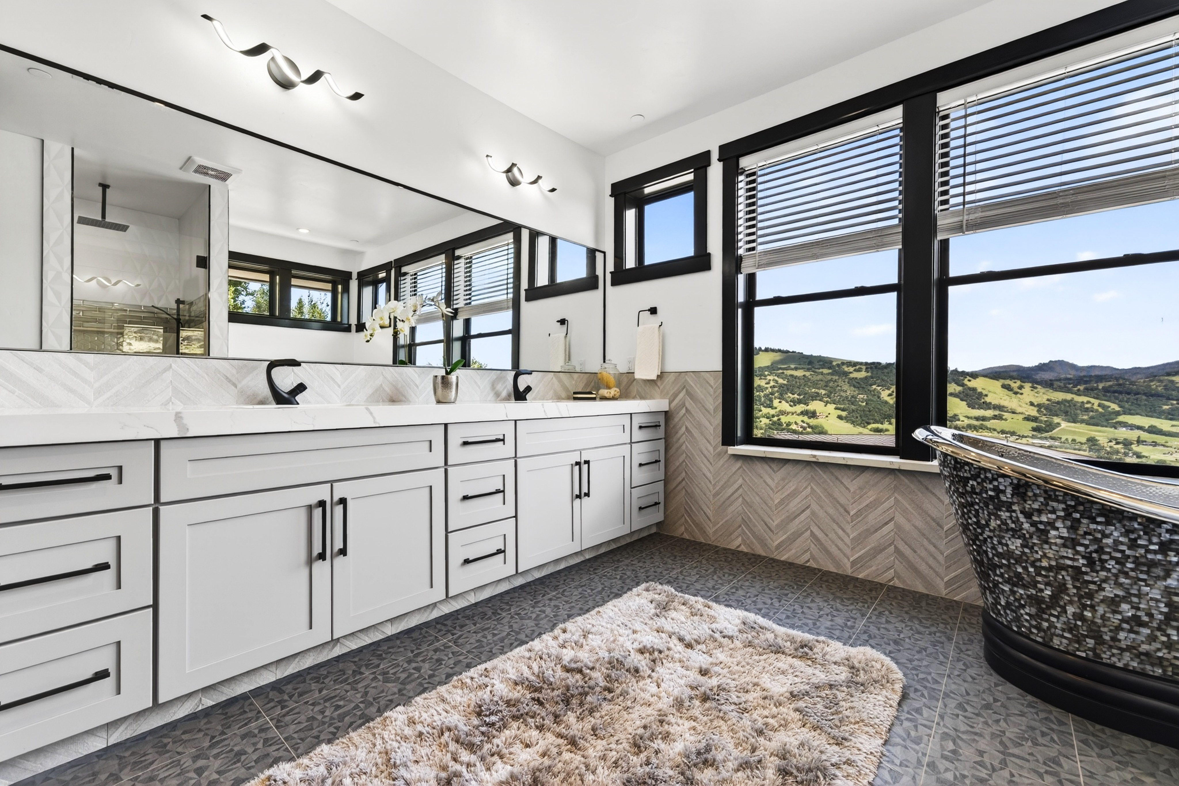  Stunning New Build - 物件實景