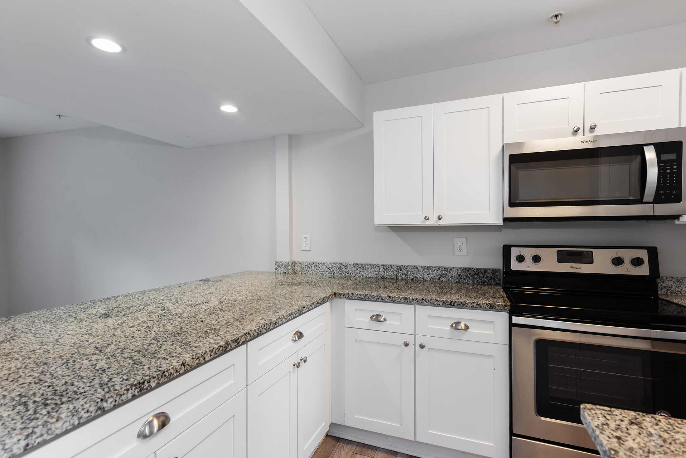  Fully Renovated Townhome with No HOA - 物件實景