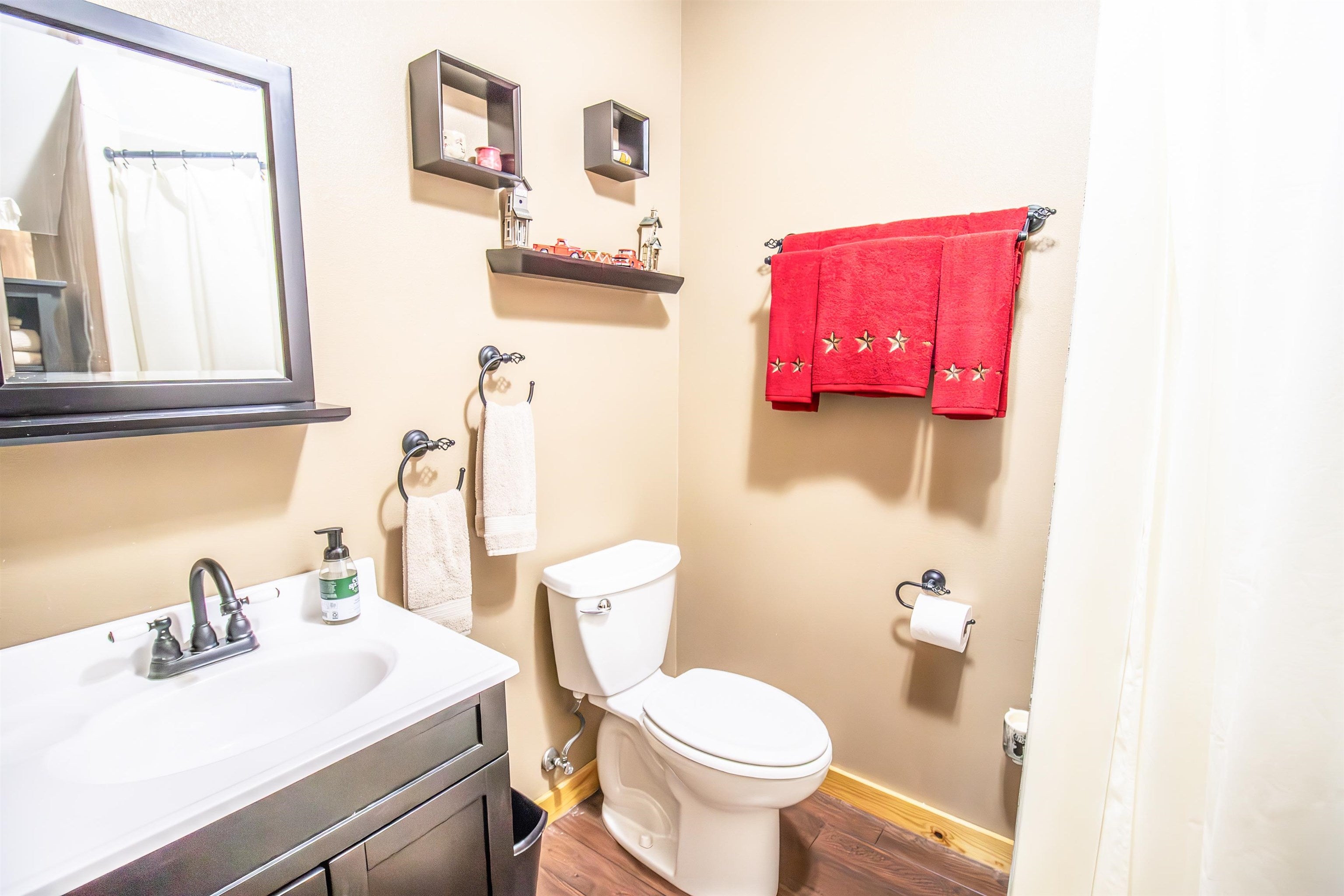 De Berry, Texas, 75639, United States, 4 Bedrooms Bedrooms, ,3 BathroomsBathrooms,Residential,For Sale,1980783