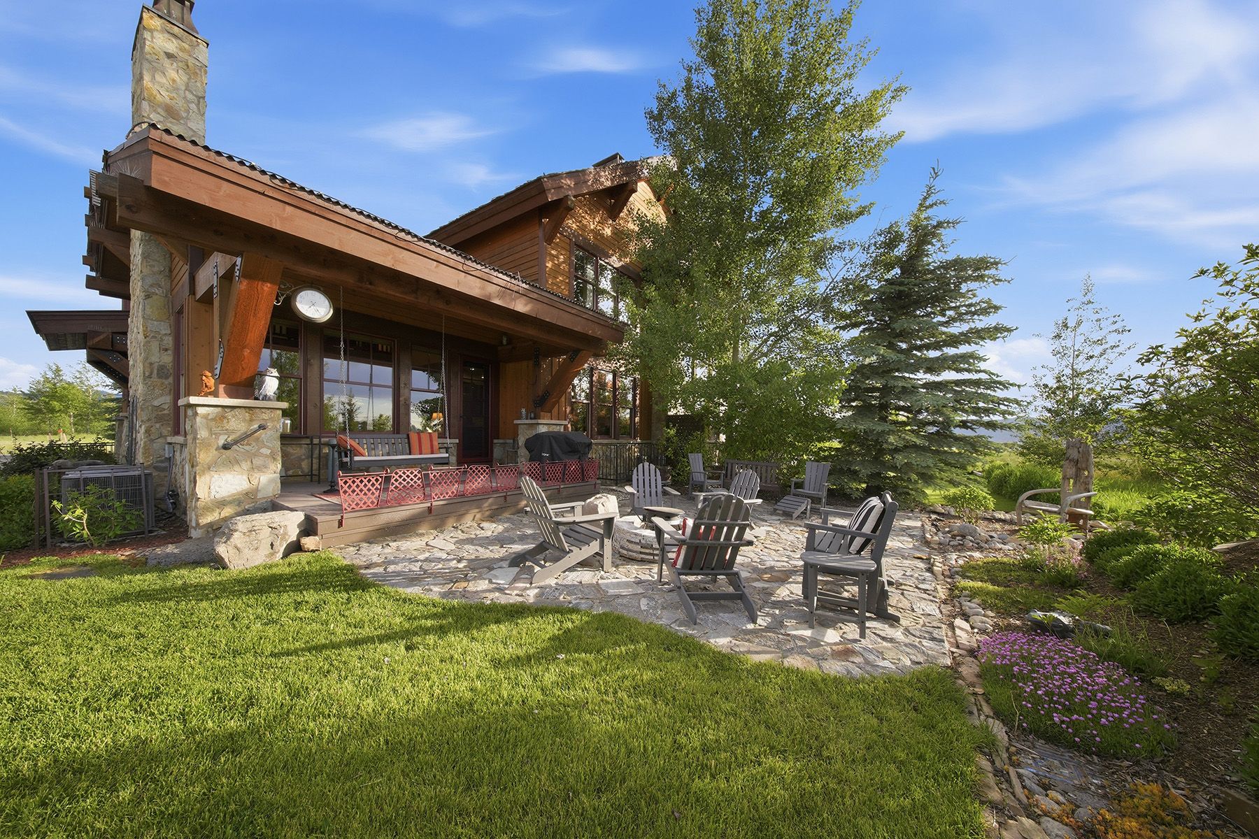  Luxury Home with Oversized Lot - 物件實景