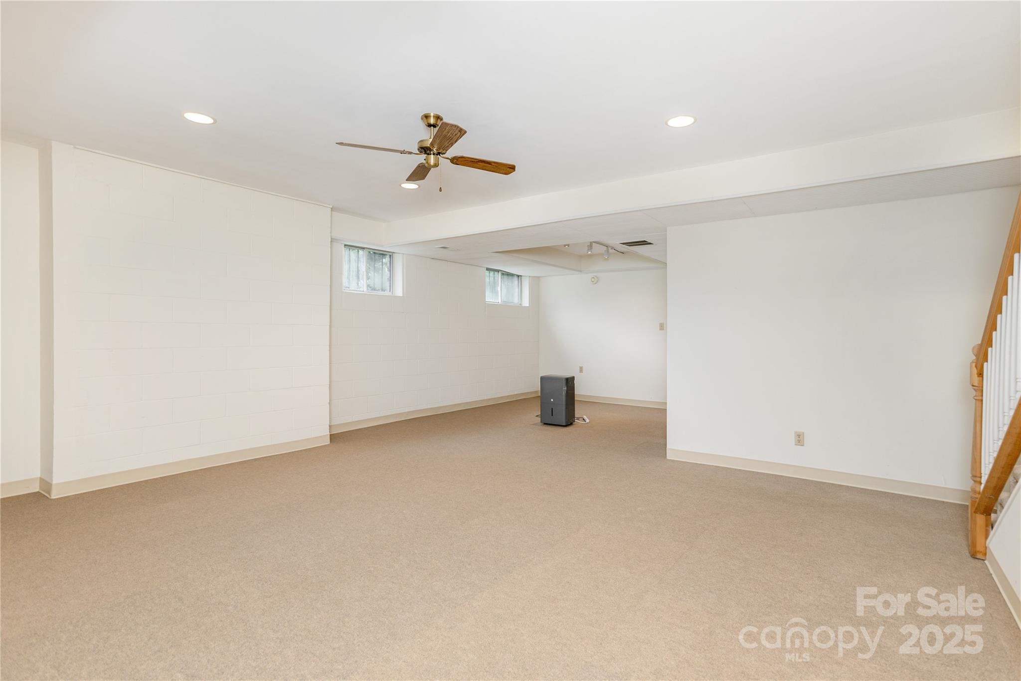 Hendersonville, North Carolina, 28791, United States, 3 Bedrooms Bedrooms, ,2 BathroomsBathrooms,Residential,For Sale,1910646