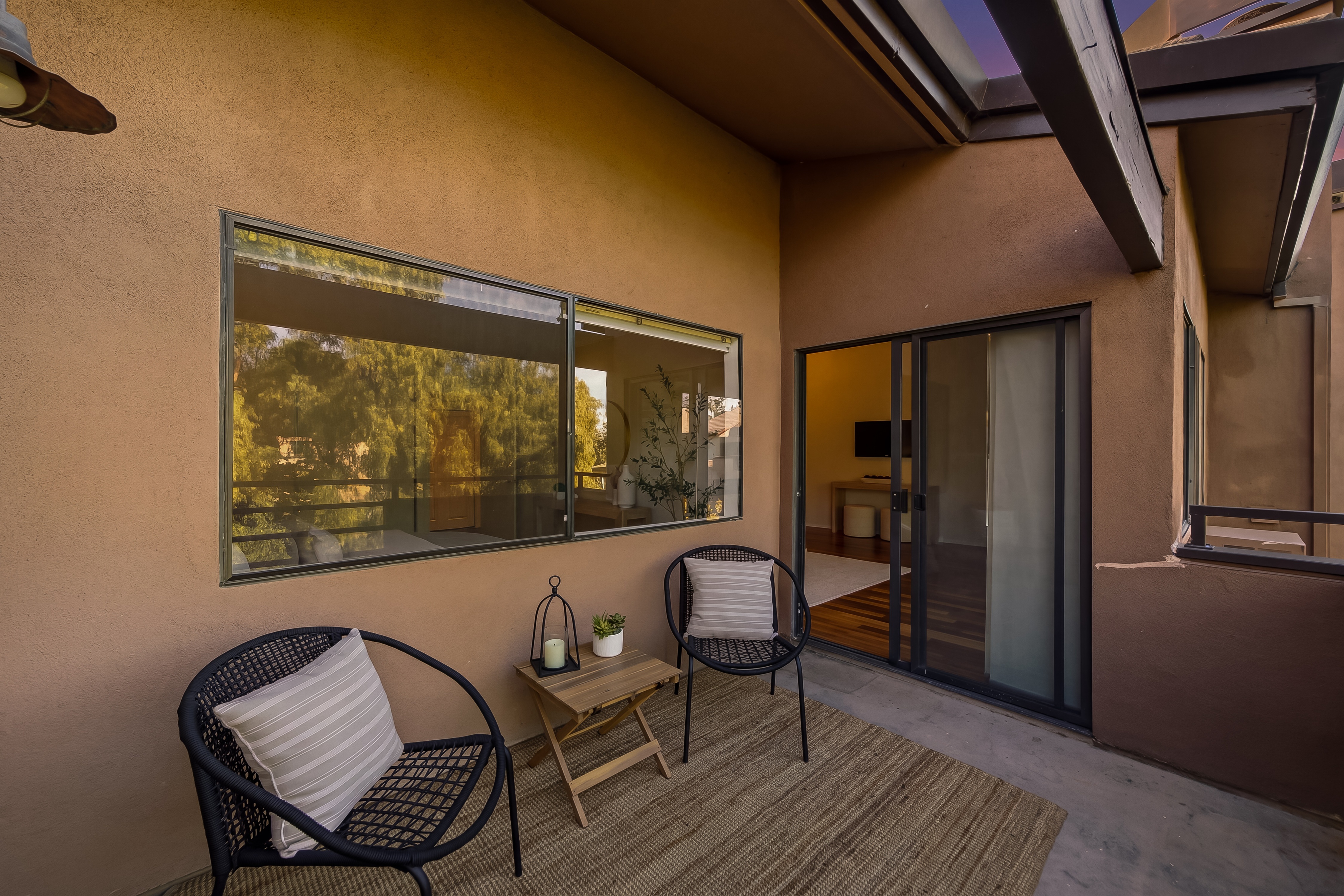  Beautifully Updated Top-Floor Living with Tranquil Courtyard Views - 物件實景