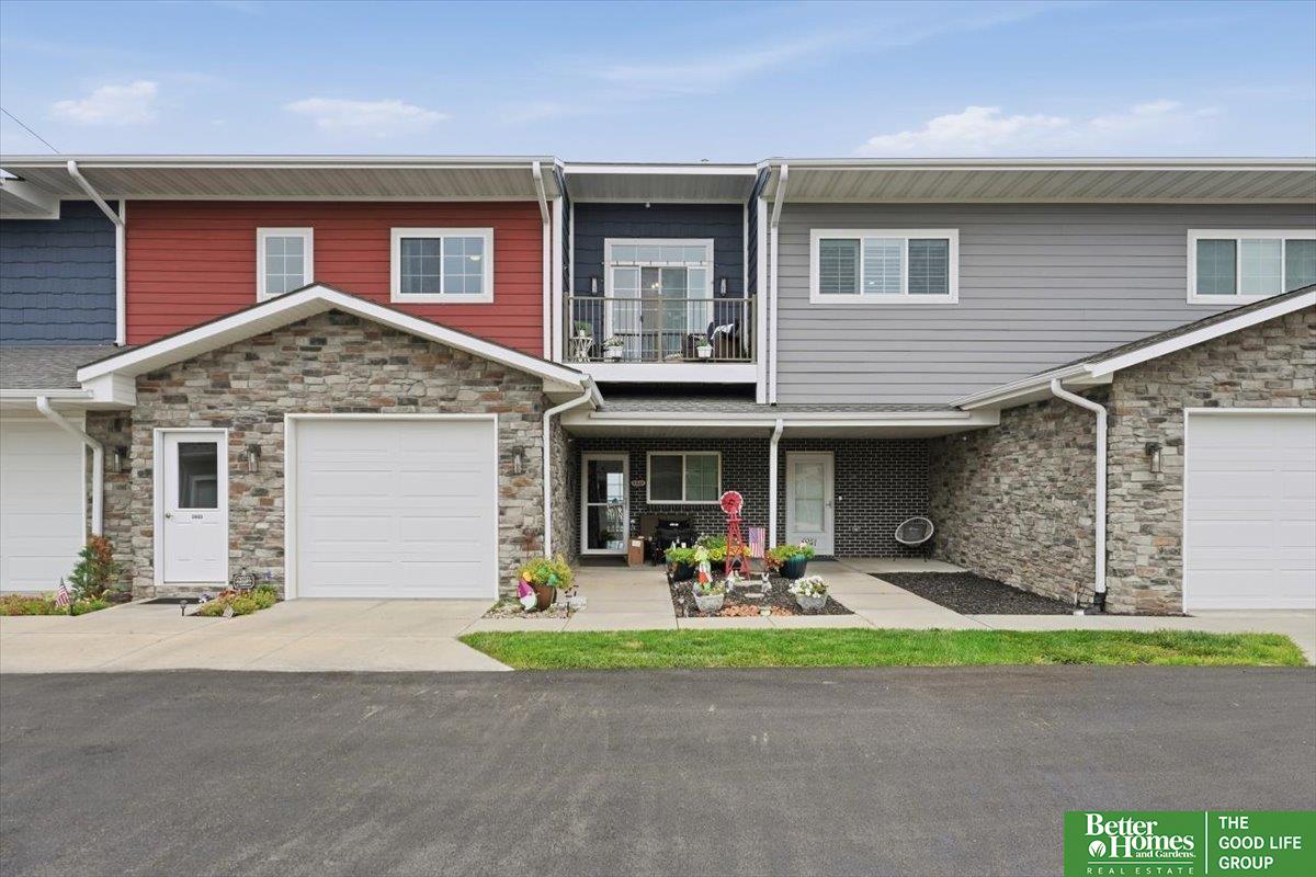 158th Ct, Omaha, NE 68116