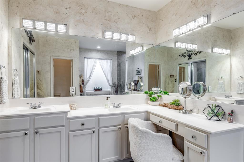 Carrollton, Texas, 75010, United States, 4 Bedrooms Bedrooms, ,4 BathroomsBathrooms,Residential,For Sale,2019559