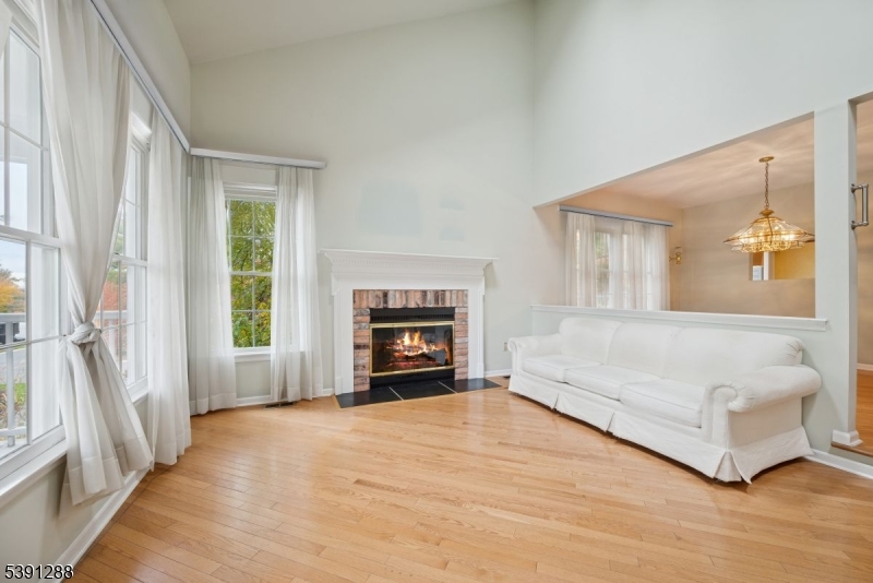 Bedminster Twp., New Jersey, 07921, United States, 2 Bedrooms Bedrooms, ,4 BathroomsBathrooms,Residential,For Sale,1988060