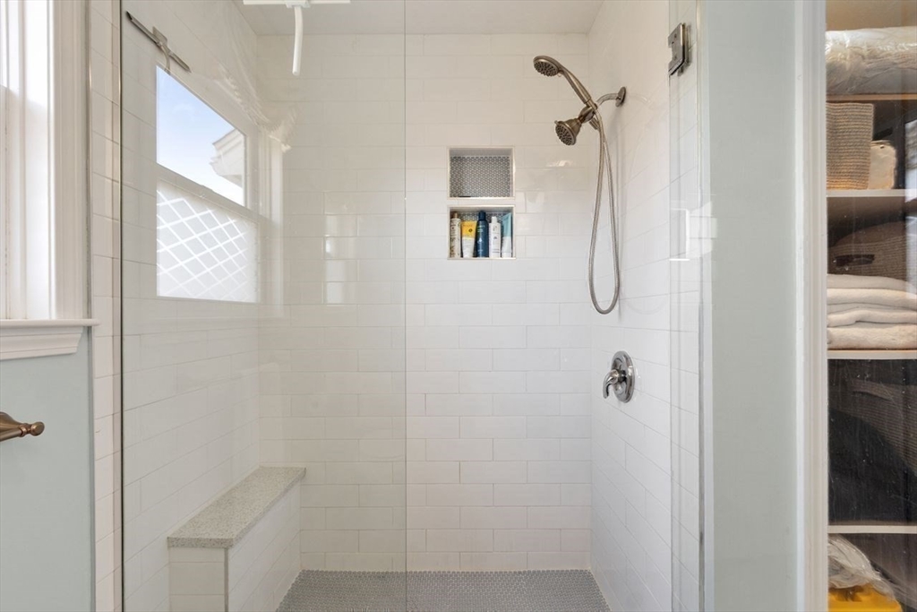 Westford, Massachusetts, 01886, United States, 4 Bedrooms Bedrooms, ,4 BathroomsBathrooms,Residential,For Sale,1987953