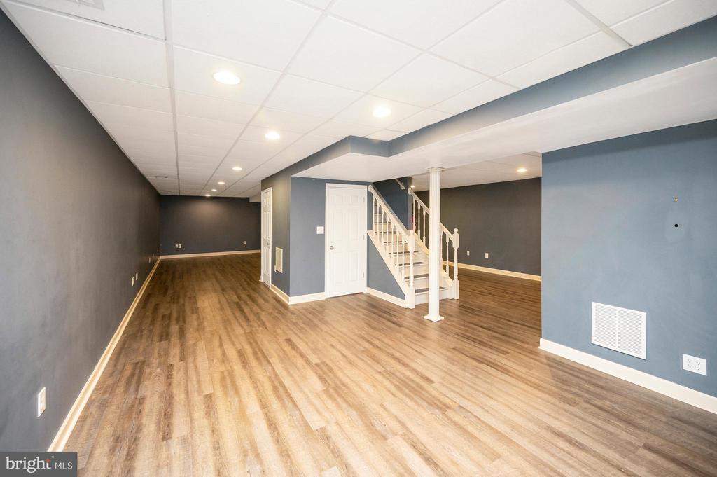 Linden, Virginia, 22642, United States, 5 Bedrooms Bedrooms, ,4 BathroomsBathrooms,Residential,For Sale,2037897