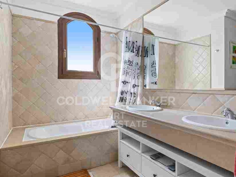 Estepona, Andalusia, ES, 4 Bedrooms Bedrooms, ,3 BathroomsBathrooms,Residential,For Sale,1805530