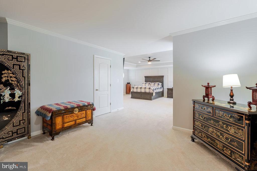 Charles Town, West Virginia, 25414, United States, 4 Bedrooms Bedrooms, ,5 BathroomsBathrooms,Residential,For Sale,1965453