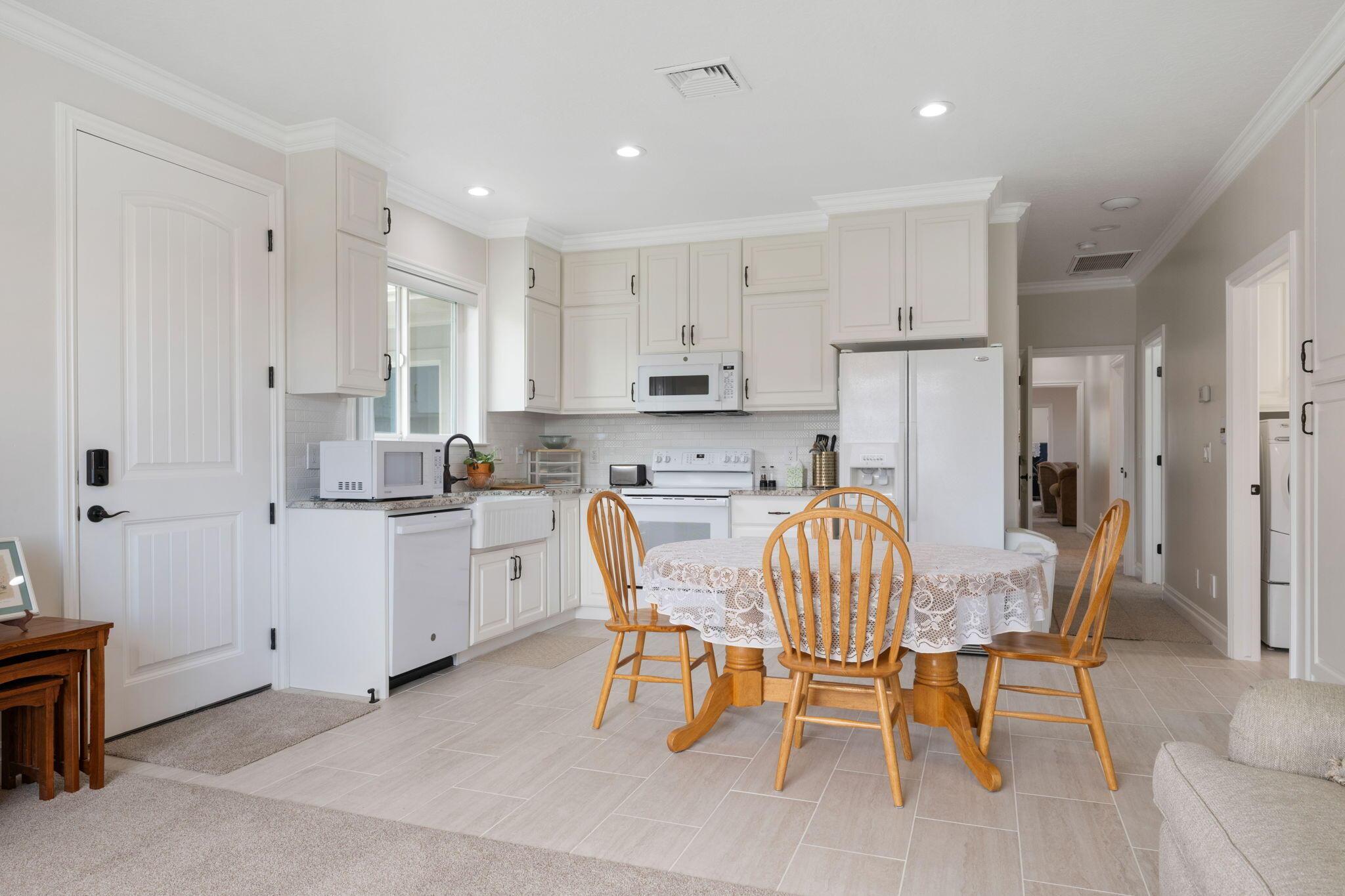 Leeds, Utah, 84746, United States, 5 Bedrooms Bedrooms, ,3 BathroomsBathrooms,Residential,For Sale,1979707