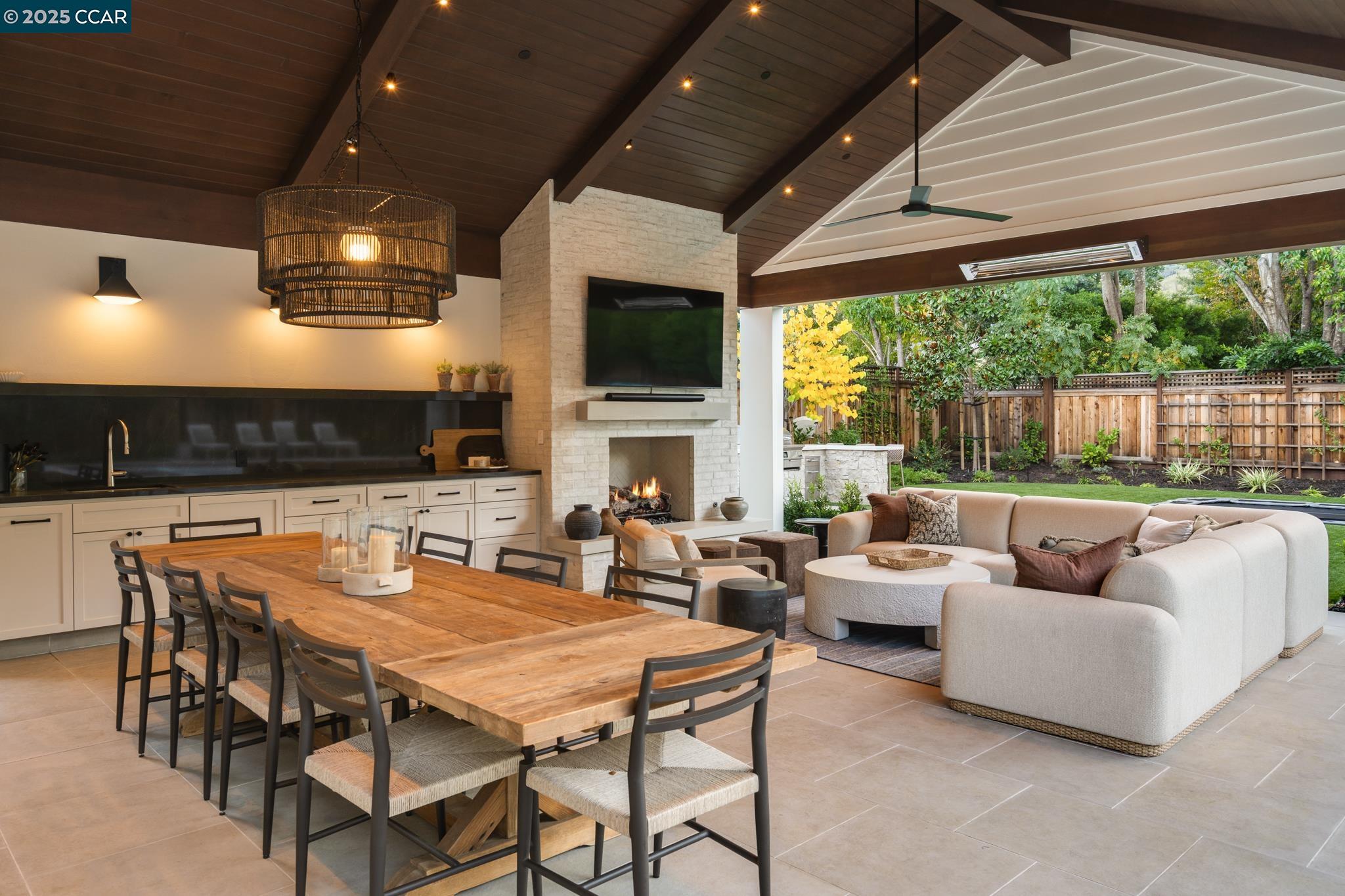 Alamo, California, 94507, United States, 5 Bedrooms Bedrooms, ,4 BathroomsBathrooms,Residential,For Sale,1998820