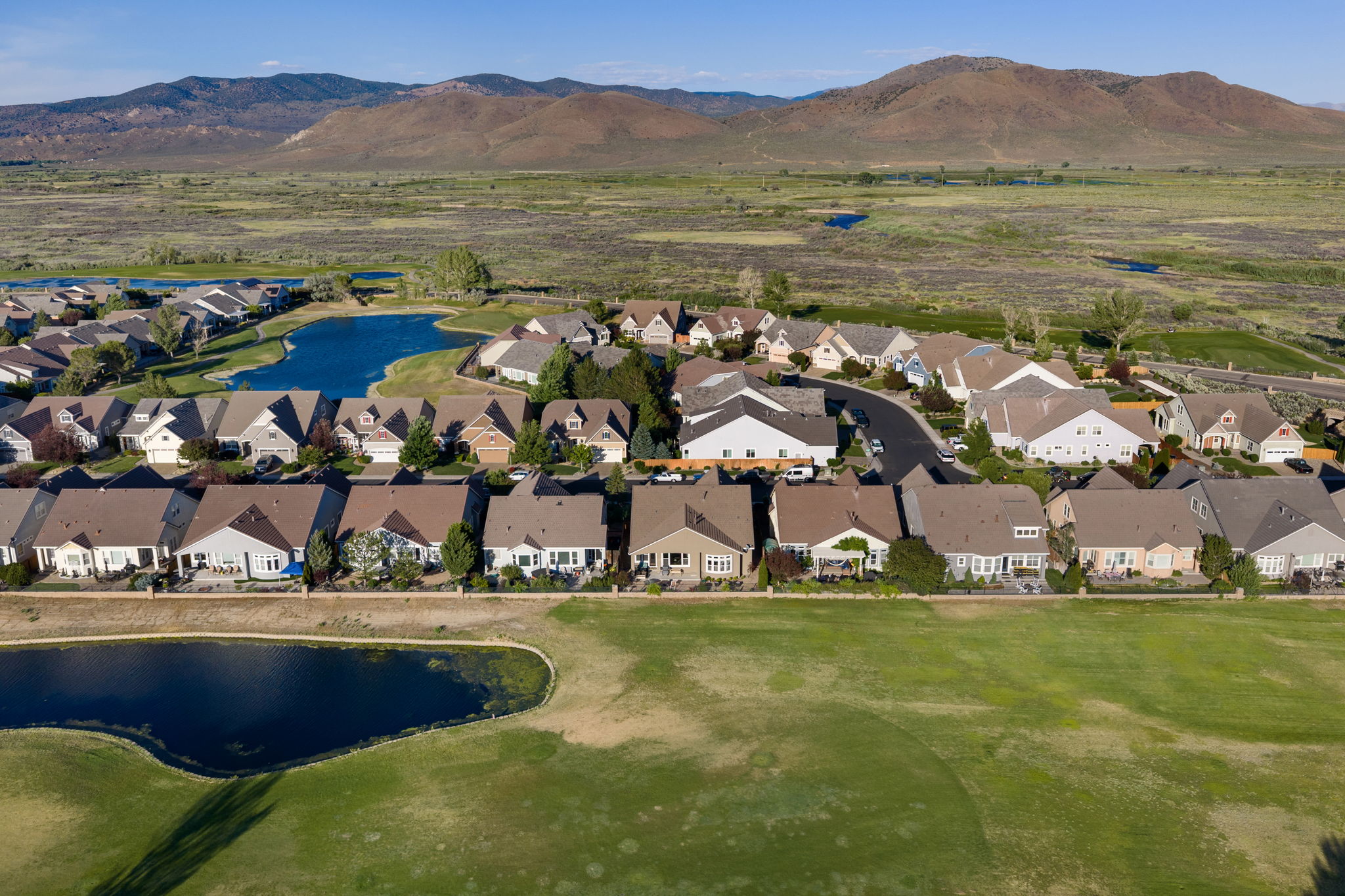  Refined Minden Living with Designer Touches and Captivating Mountain Views - 物件實景
