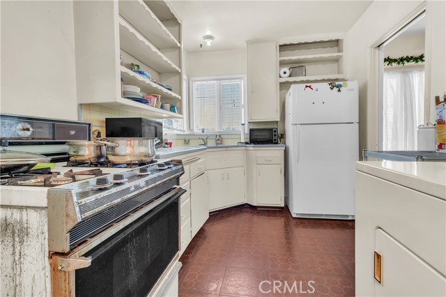 Wilmington, California, 90744, United States, 2 Bedrooms Bedrooms, ,1 BathroomBathrooms,Residential,For Sale,1981118